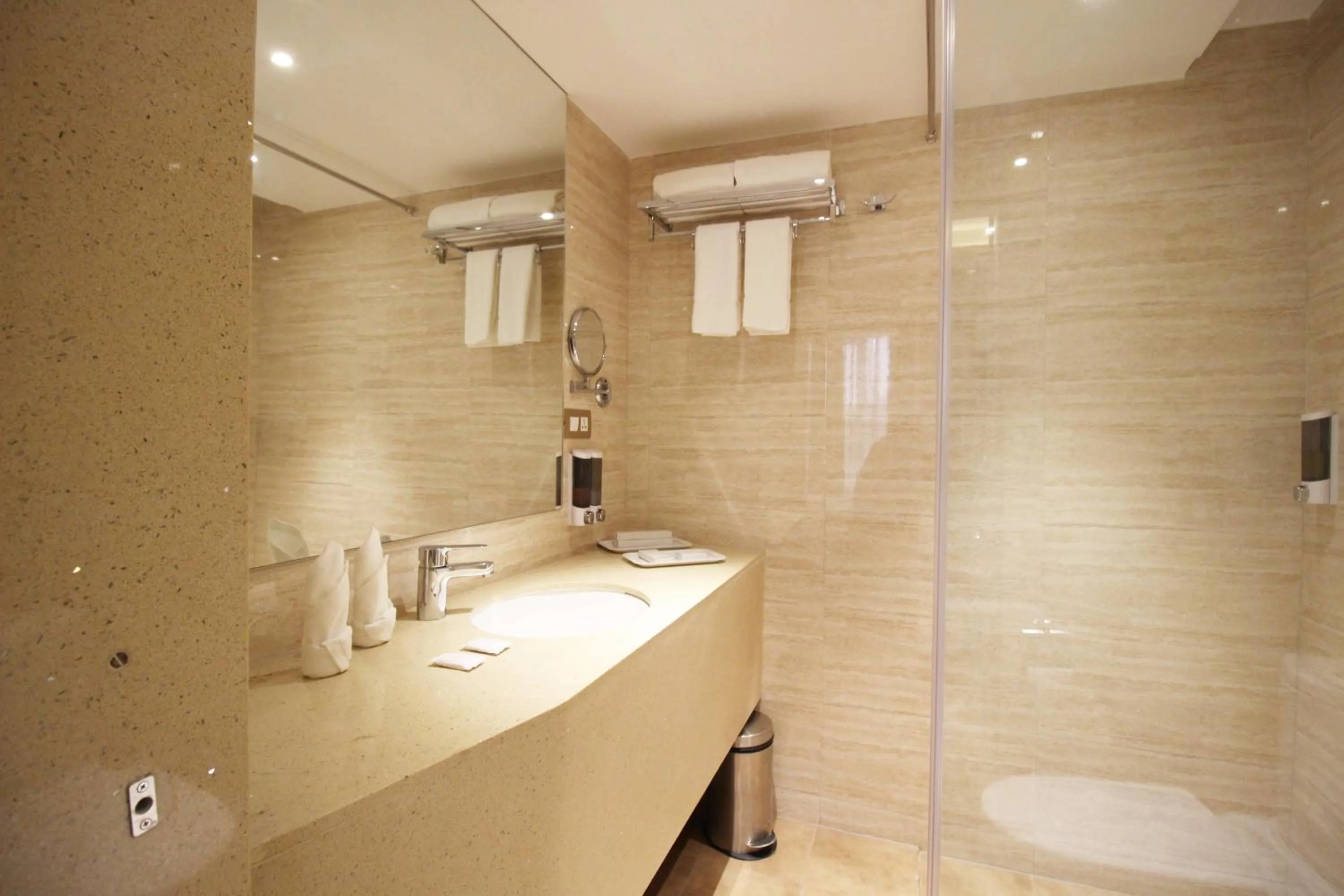 Bathroom in Hotel Jagadish International-Sankey Road