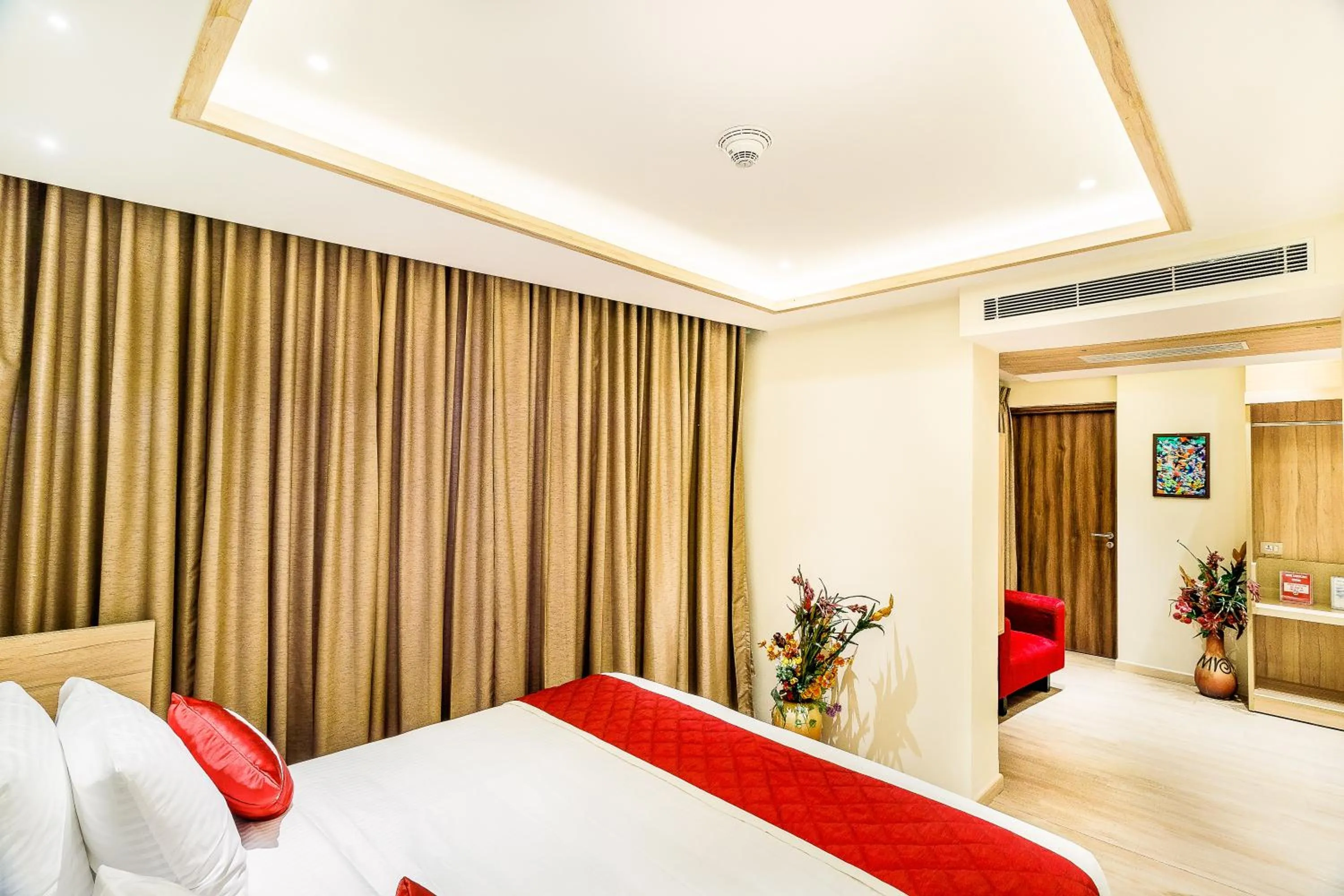 Bedroom, Bed in Hotel Jagadish International-Sankey Road
