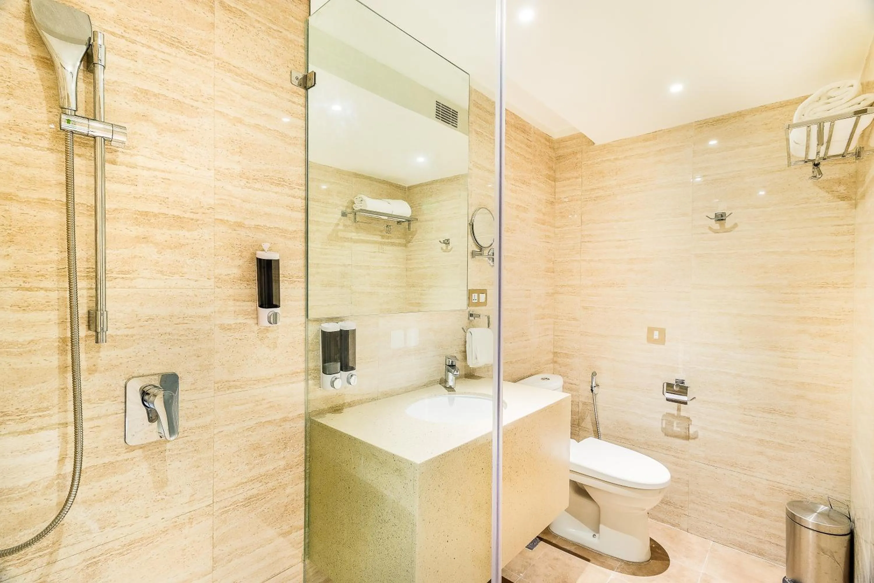 Bathroom in Hotel Jagadish International-Sankey Road