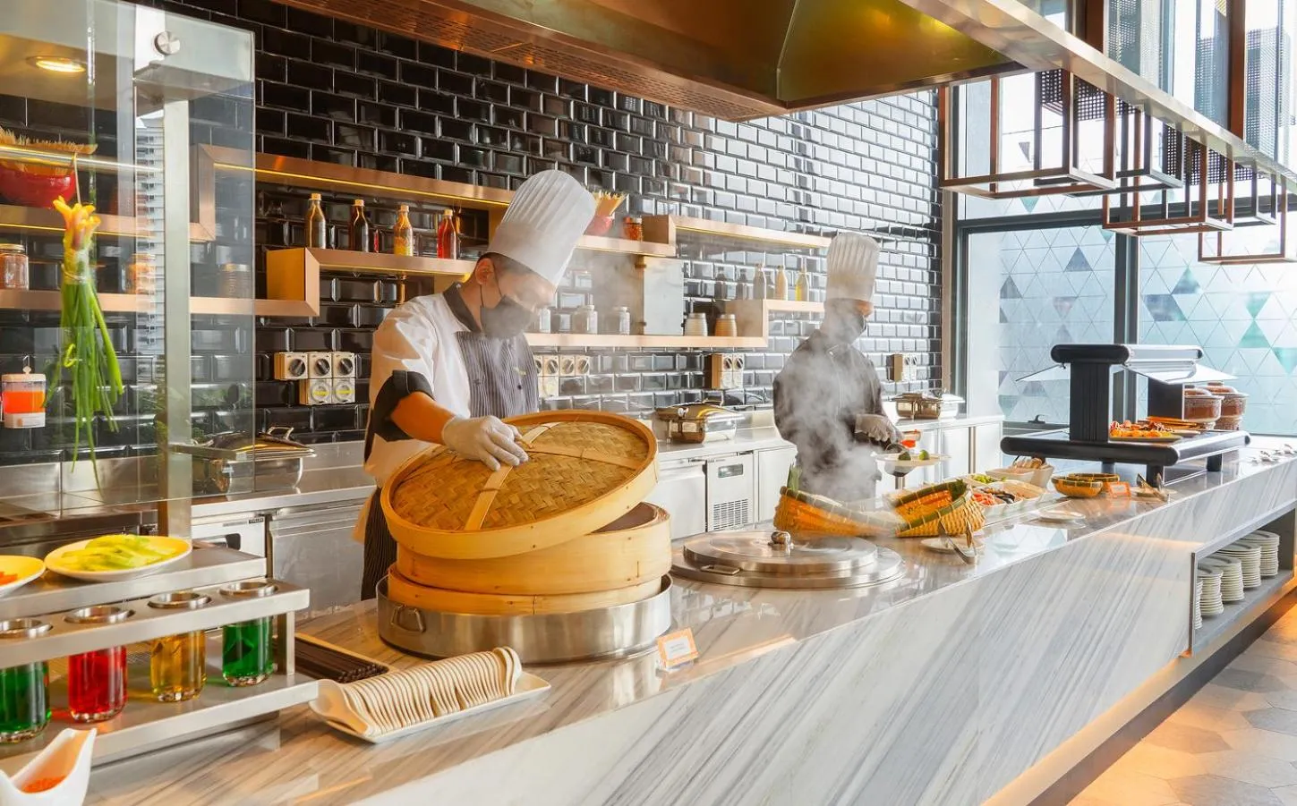 Restaurant/places to eat in M World Hotel