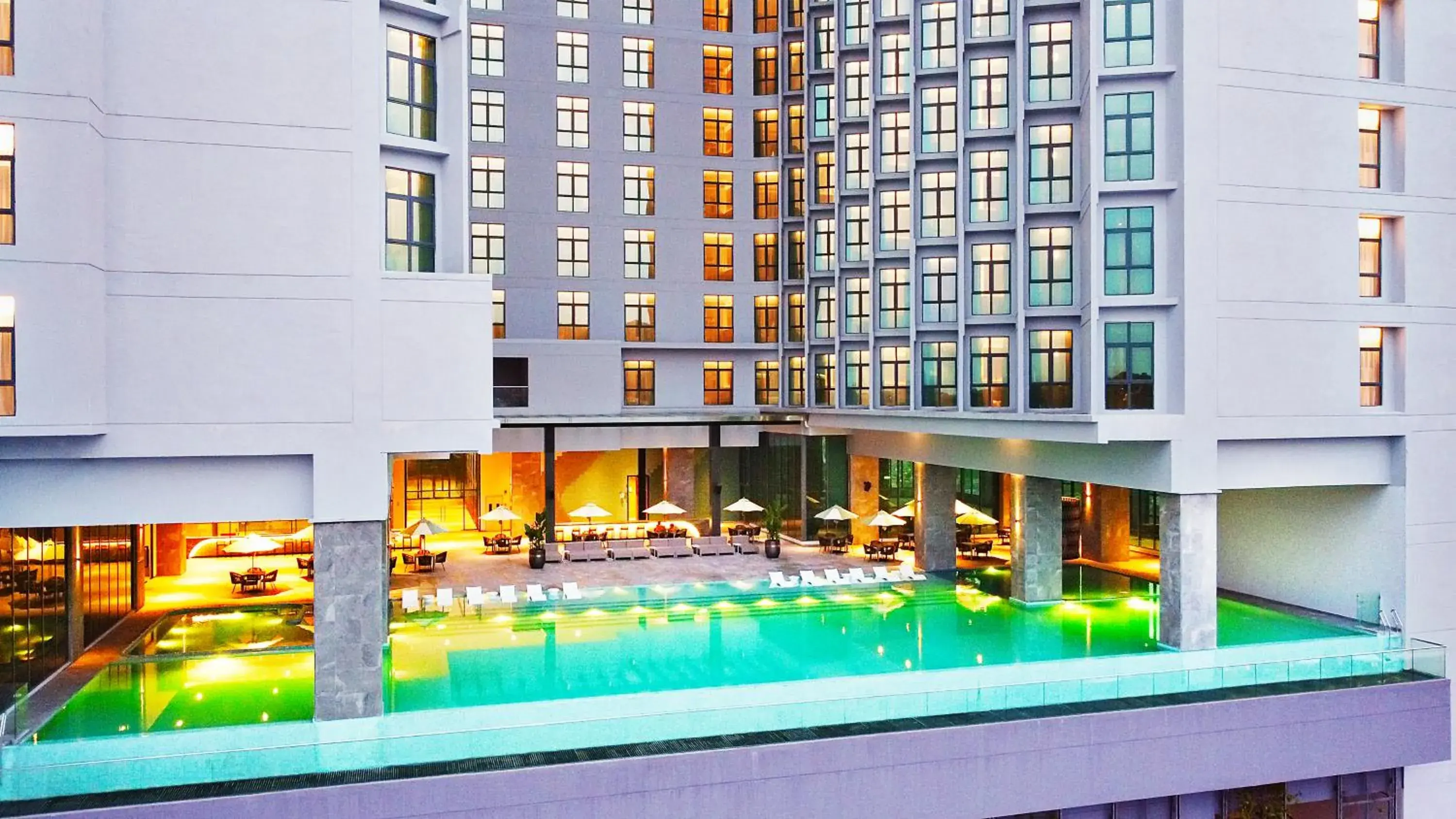 Swimming pool in M World Hotel Swimming pool in M World Hotel