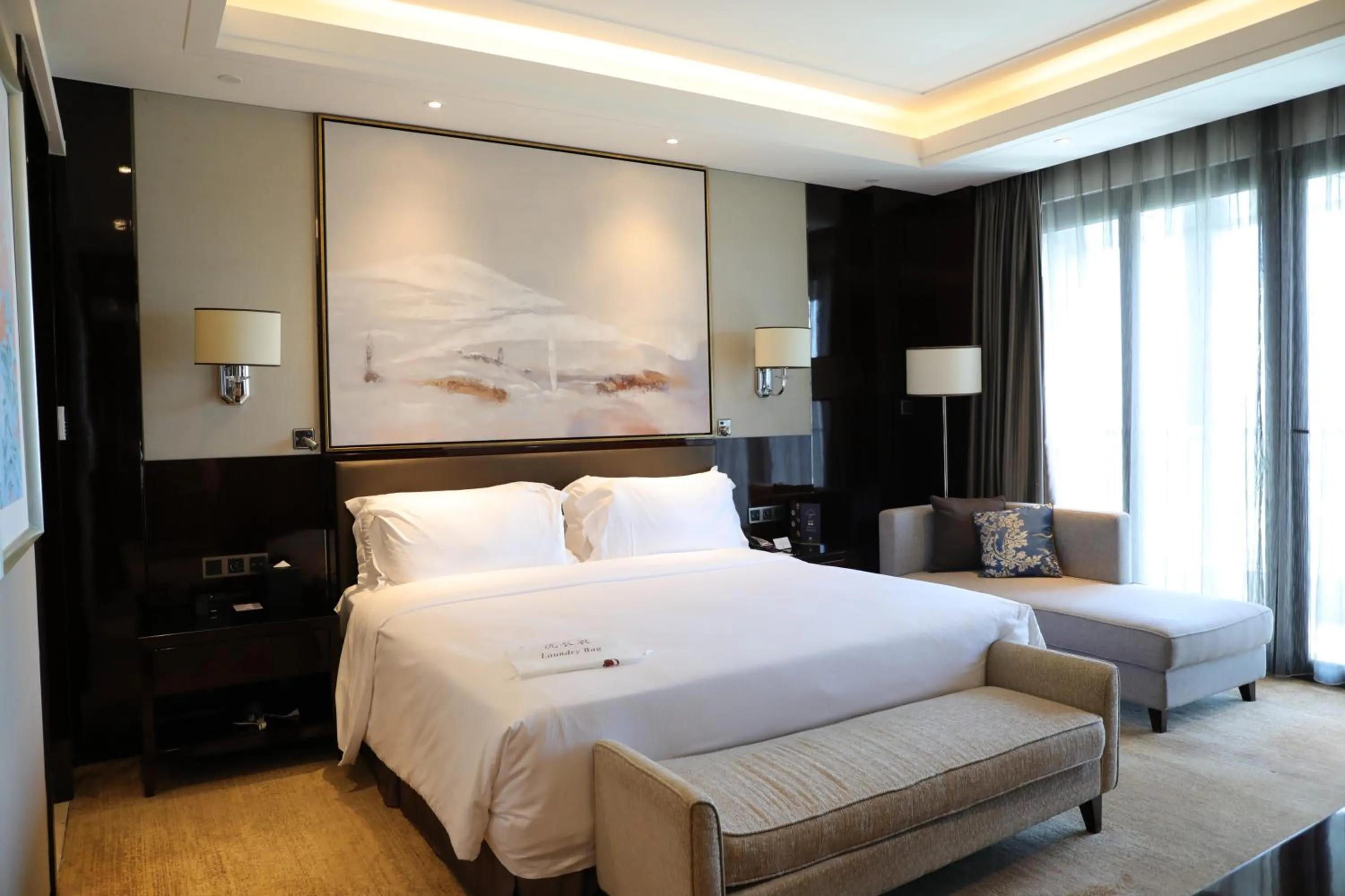 Bed in DoubleTree By Hilton Anhui
