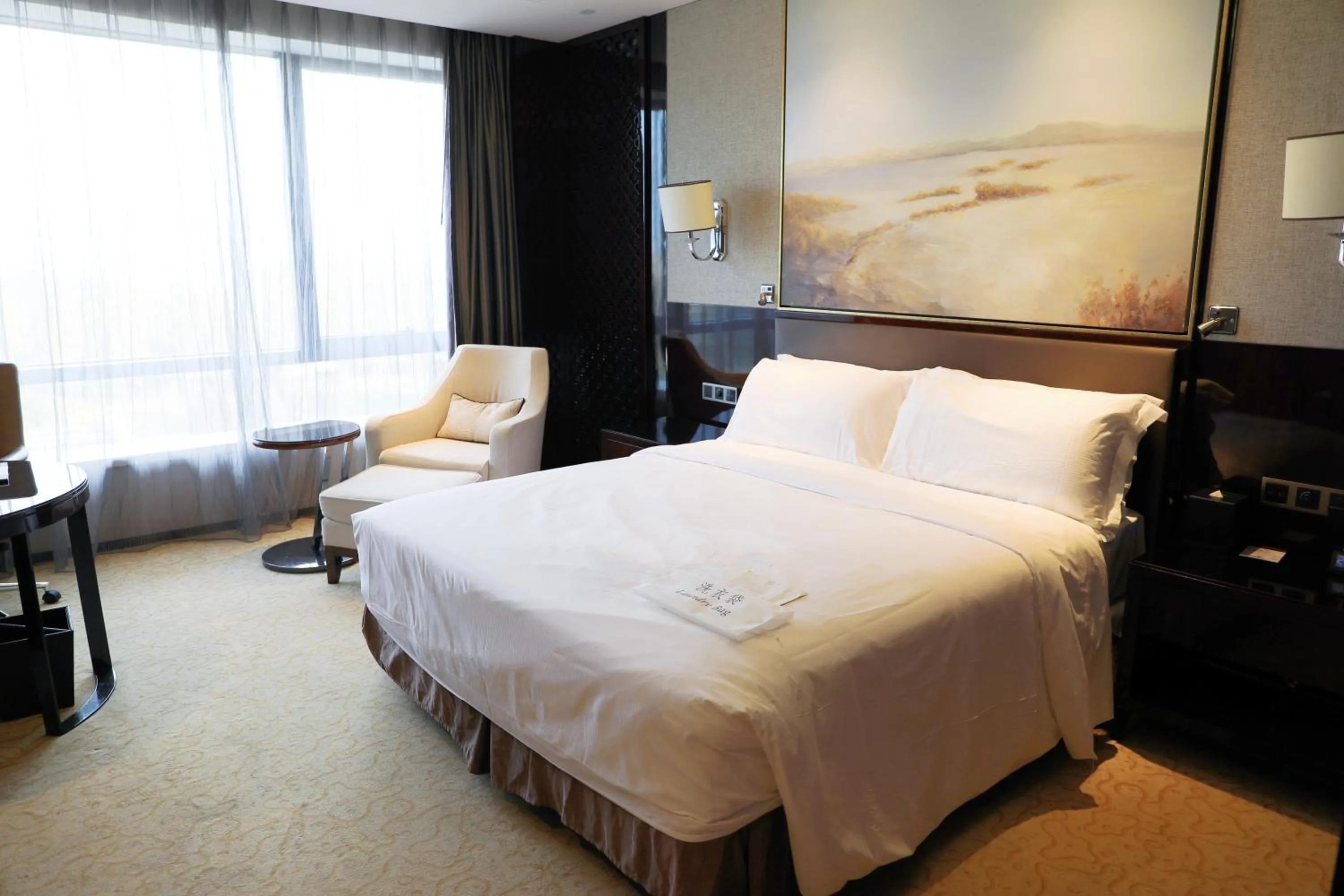 Bed in DoubleTree By Hilton Anhui