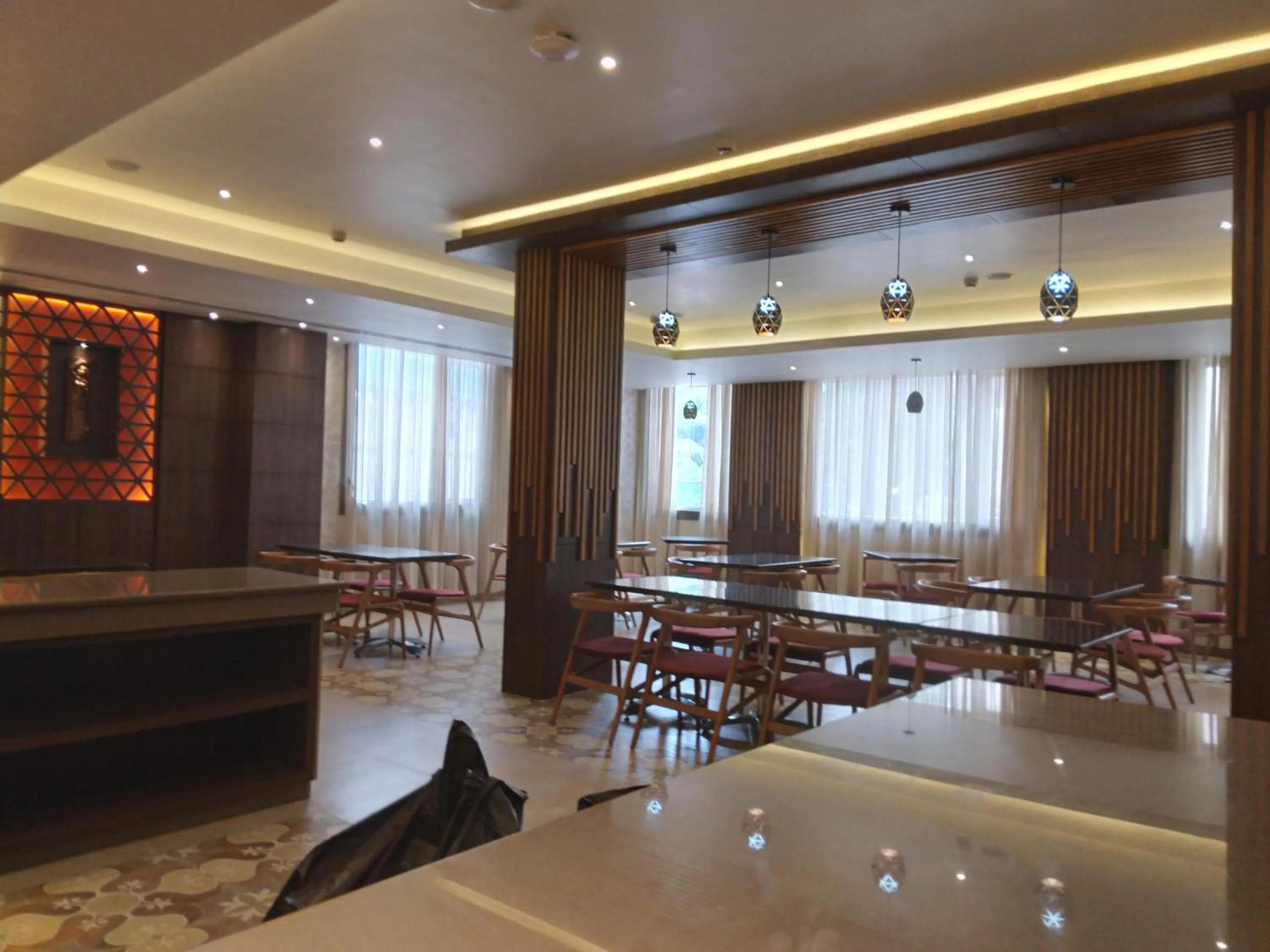Restaurant/places to eat in HOTEL NILADRI PREMIUM
