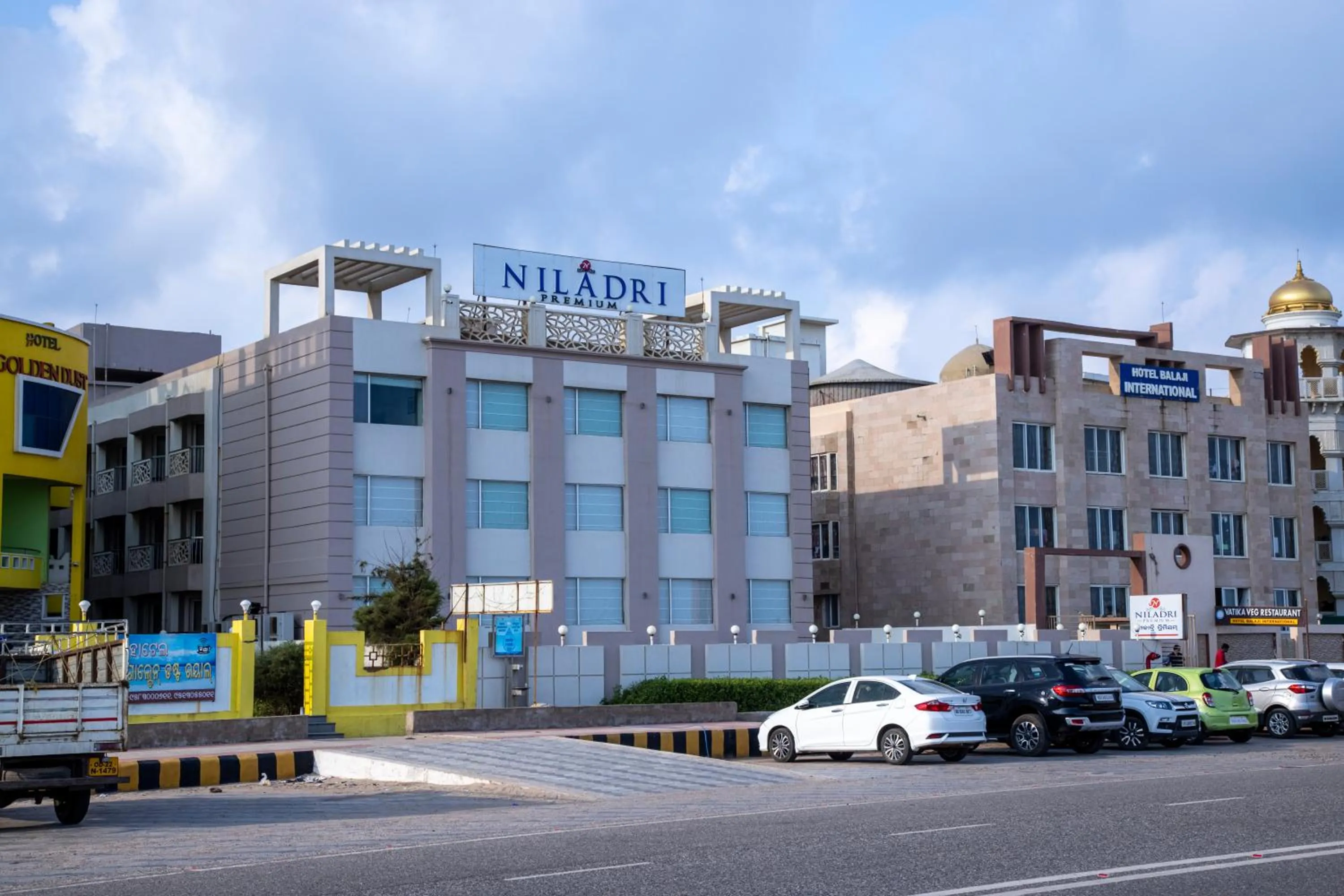 Parking in HOTEL NILADRI PREMIUM