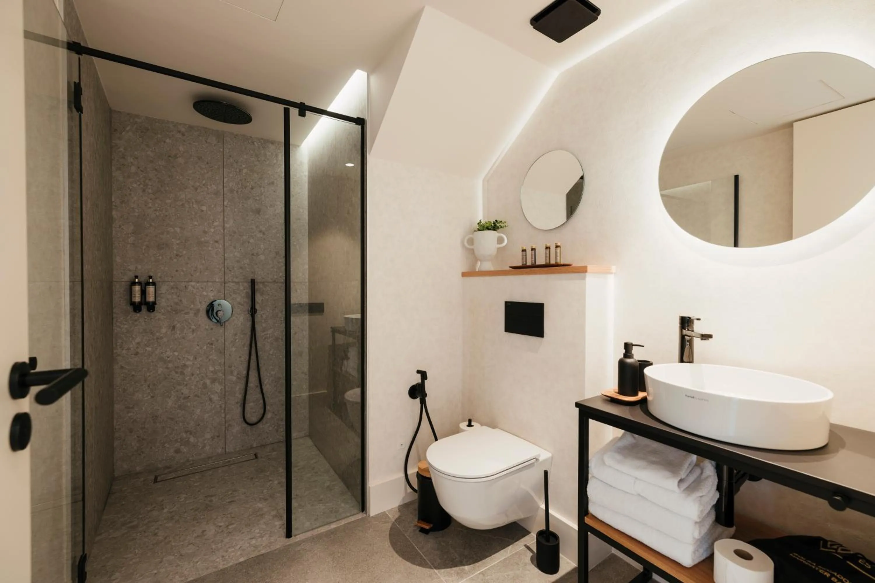 Bathroom in TocToc Suites Olof Palme - Viviendas Vacacionales