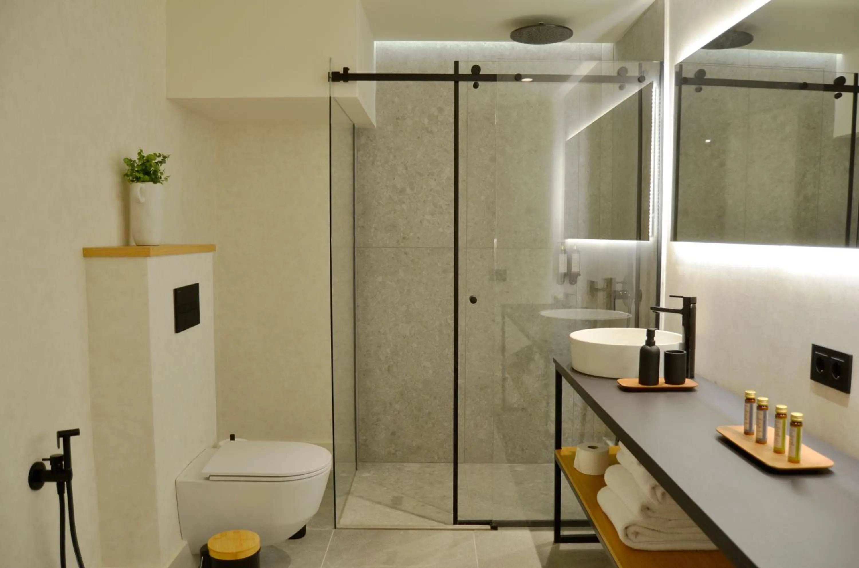 Shower in TocToc Suites Olof Palme - Viviendas Vacacionales