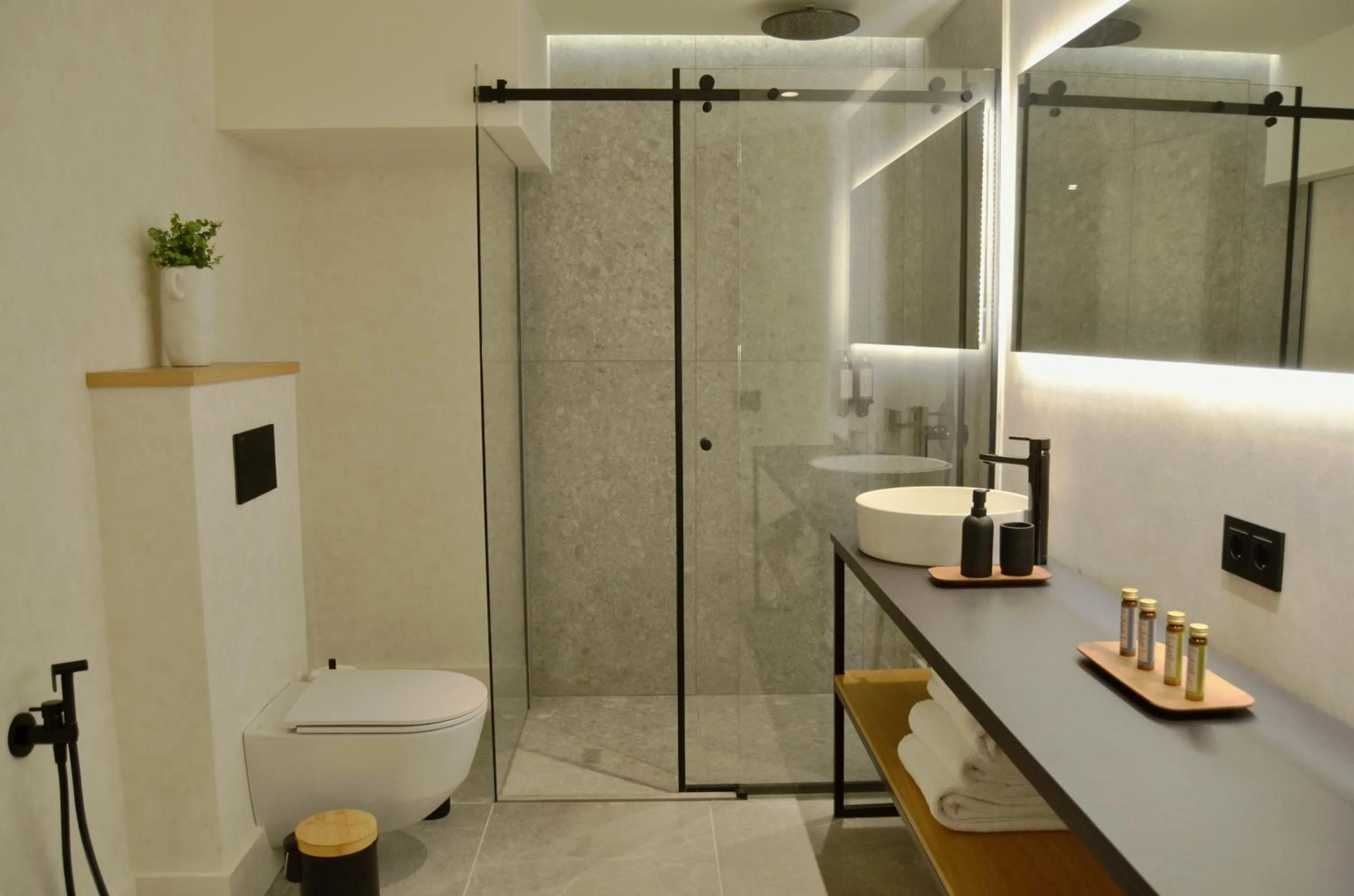 Shower in TocToc Suites Olof Palme - Viviendas Vacacionales