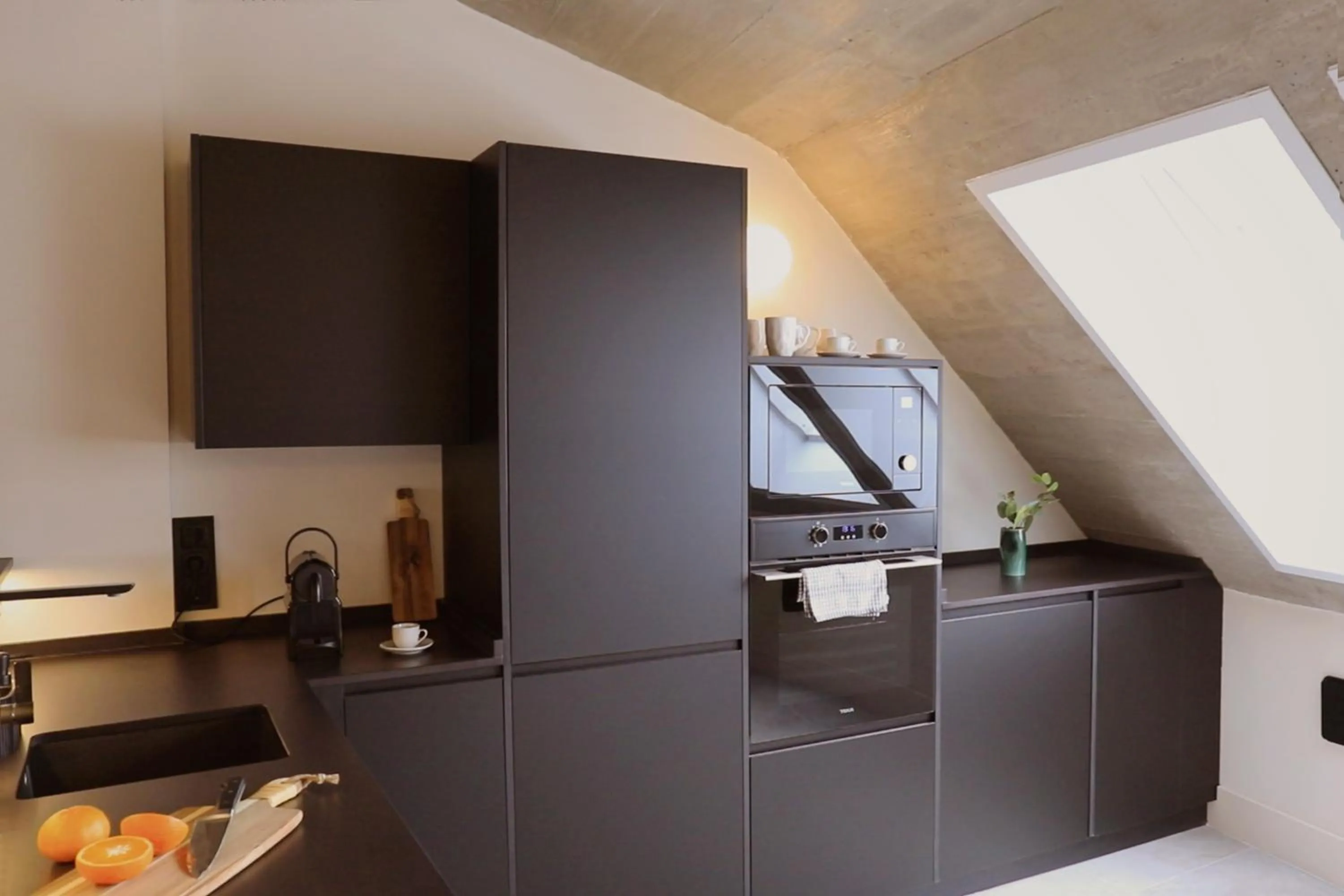Kitchen or kitchenette in TocToc Suites Olof Palme - Viviendas Vacacionales