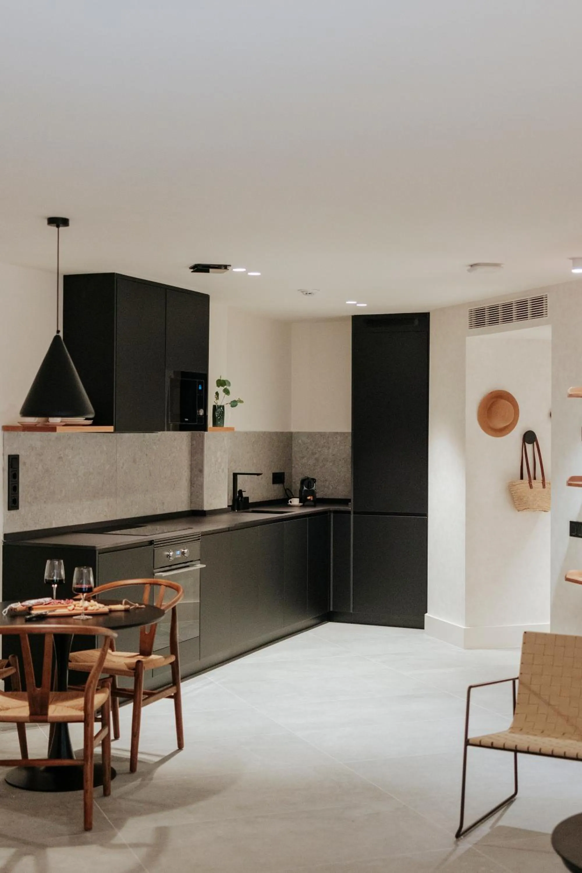 Kitchen or kitchenette in TocToc Suites Olof Palme - Viviendas Vacacionales