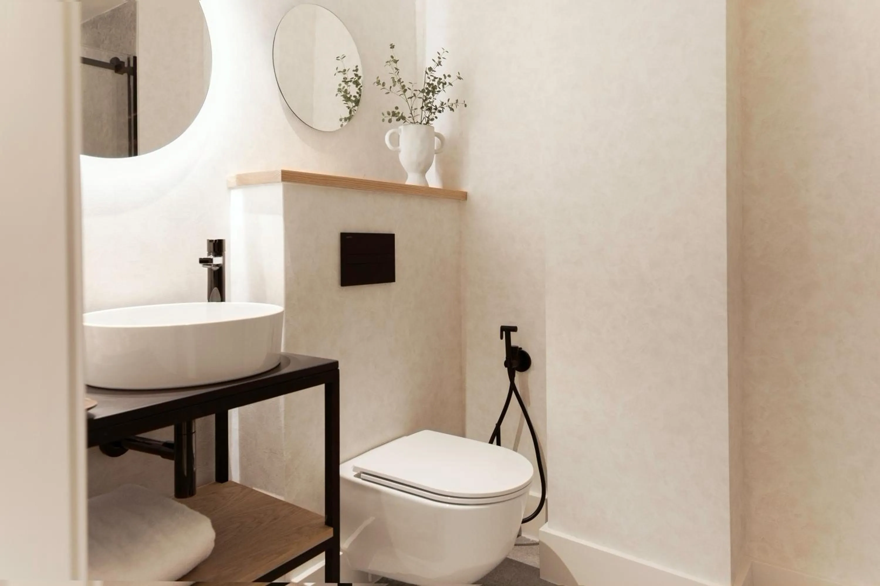 Toilet in TocToc Suites Olof Palme - Viviendas Vacacionales
