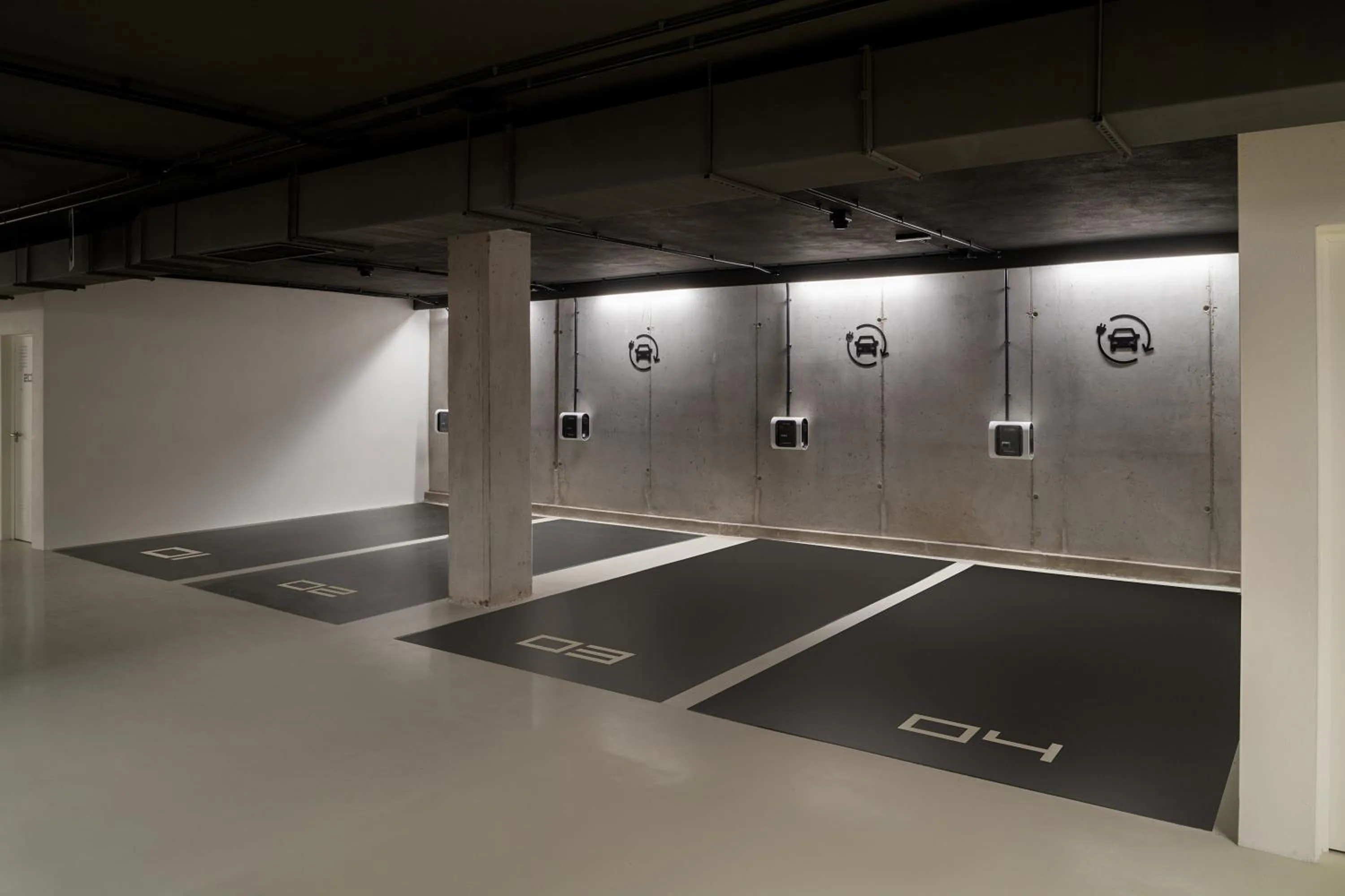 Parking in TocToc Suites Olof Palme - Viviendas Vacacionales