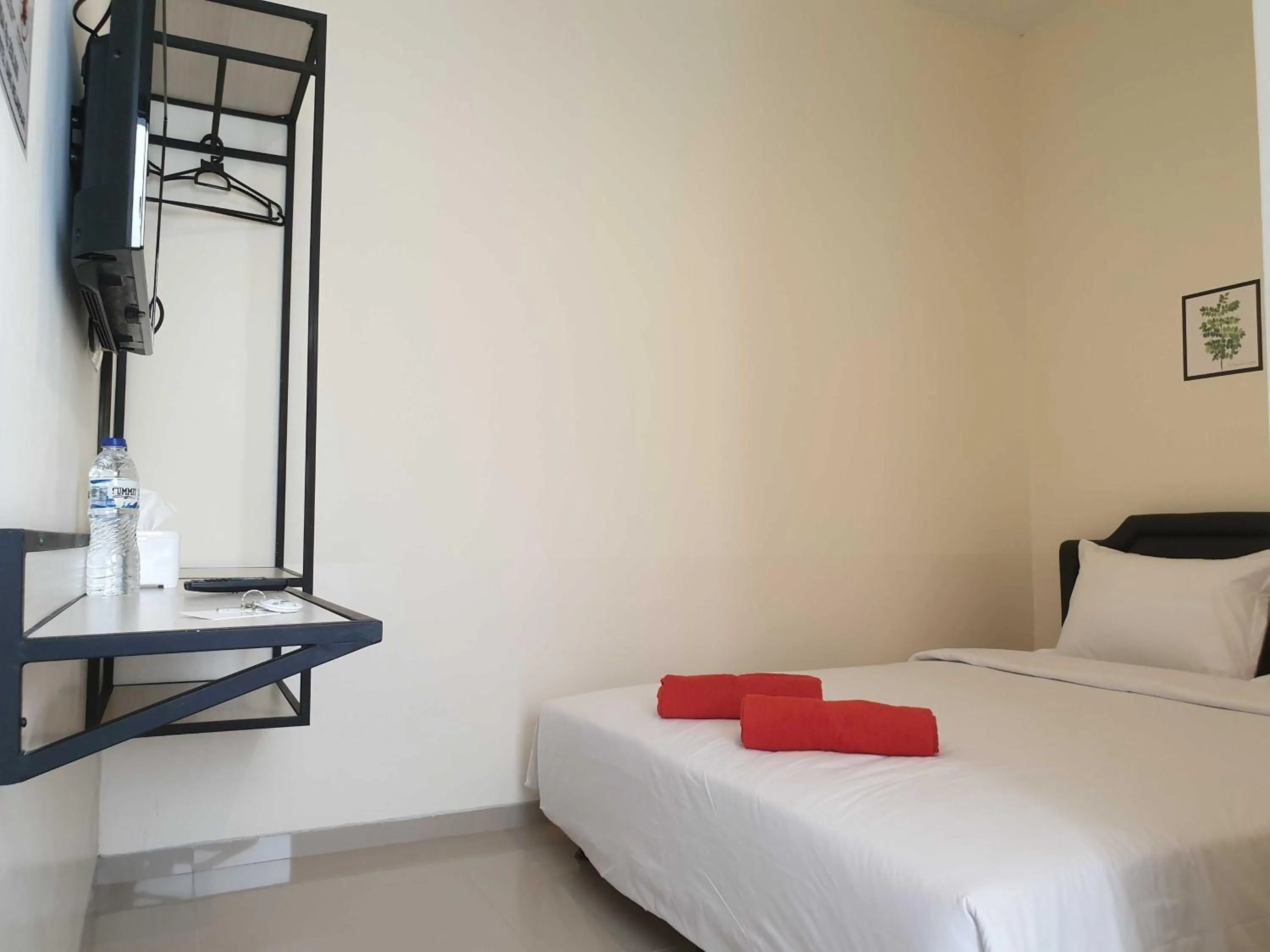 Bed in Hartono Inn Seturan Mitra RedDoorz
