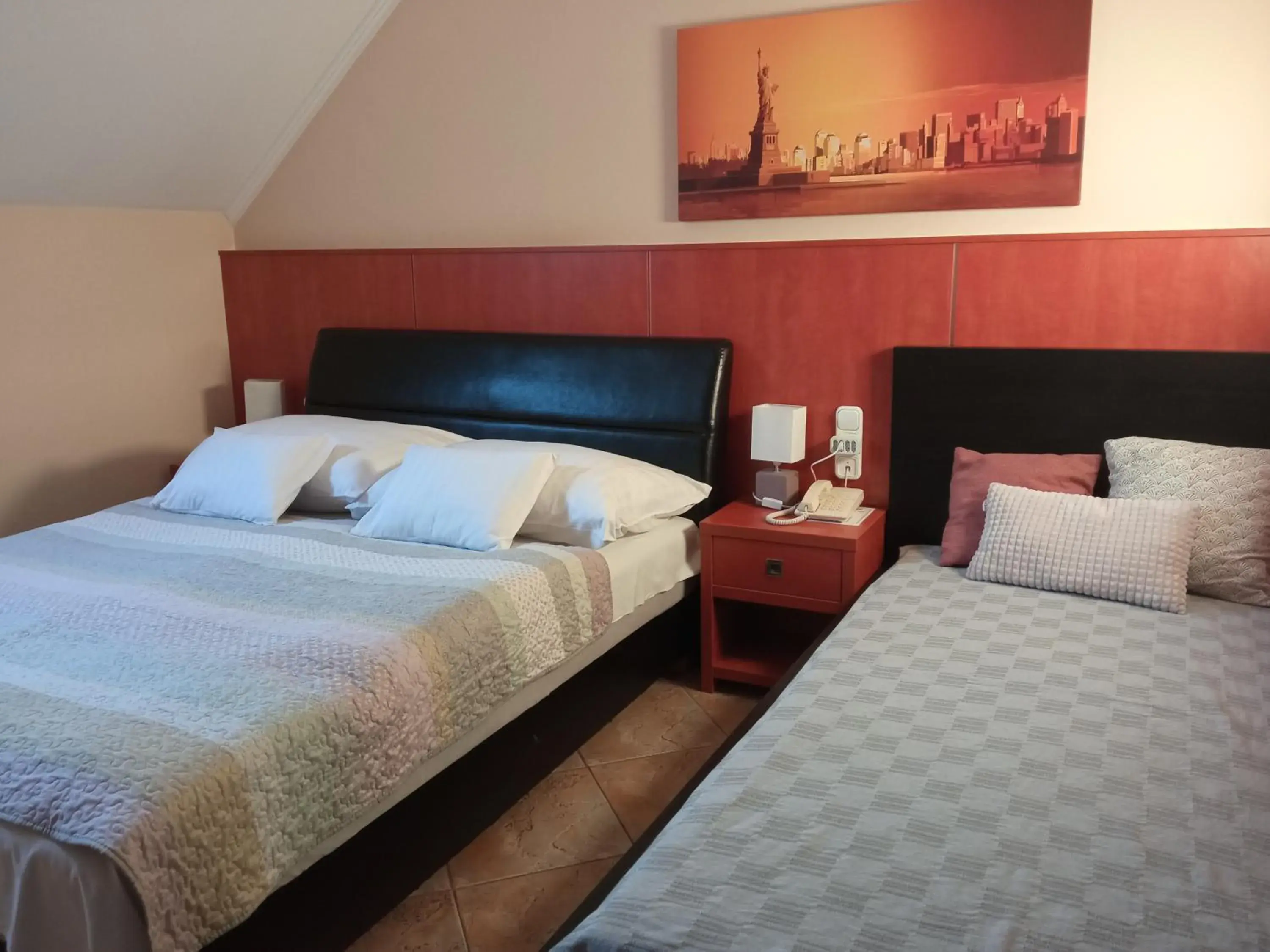 Triple Room - single occupancy in Club Haus 502 Kalocsa Triple Room - single occupancy in Club Haus 502 Kalocsa