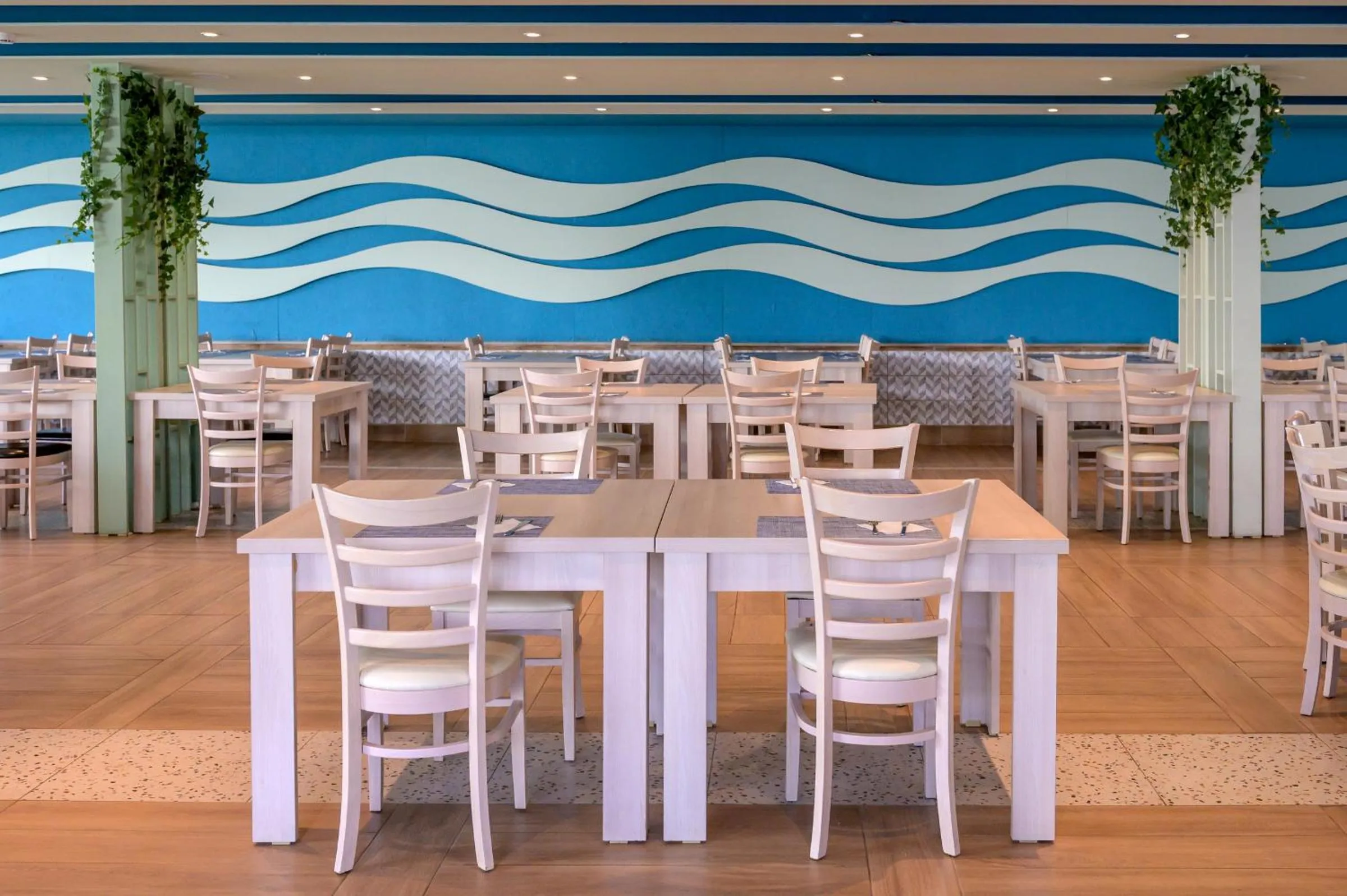 Restaurant/places to eat in SunBay Hotel