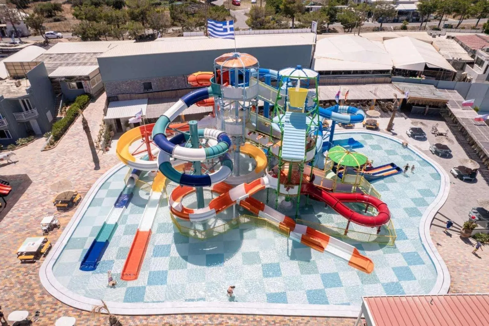 Area and facilities in SunBay Hotel