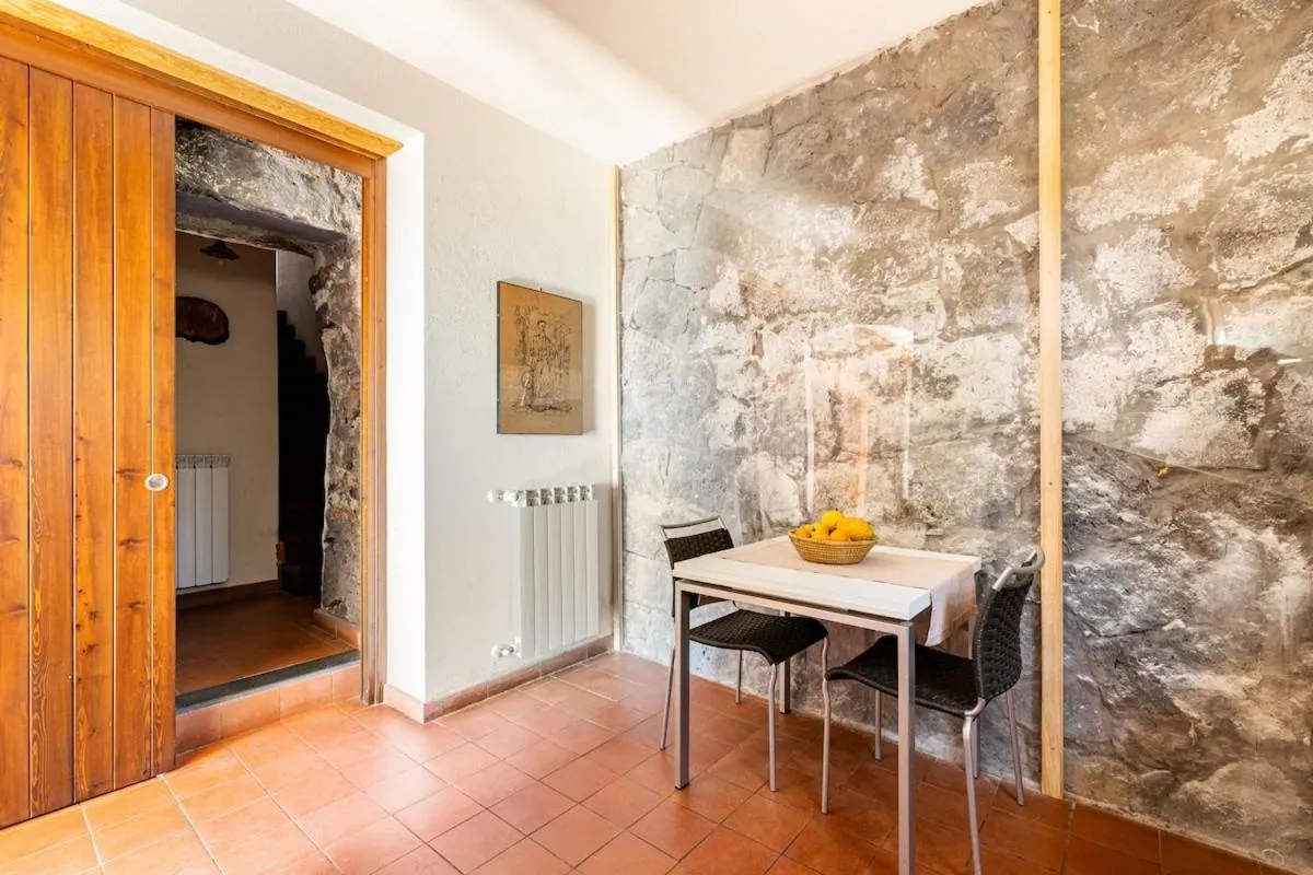 Kitchen or kitchenette in Casa Etnea