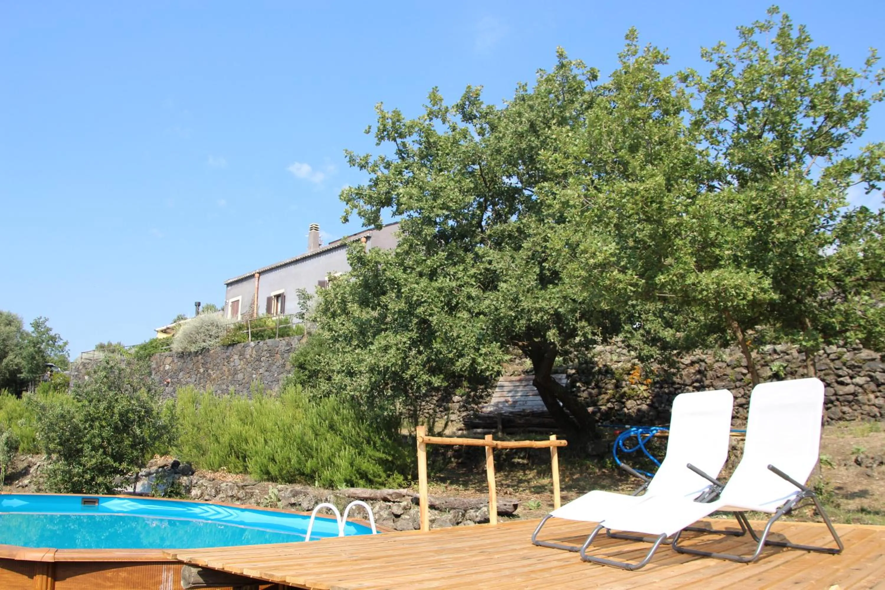 Swimming pool in Casa Etnea