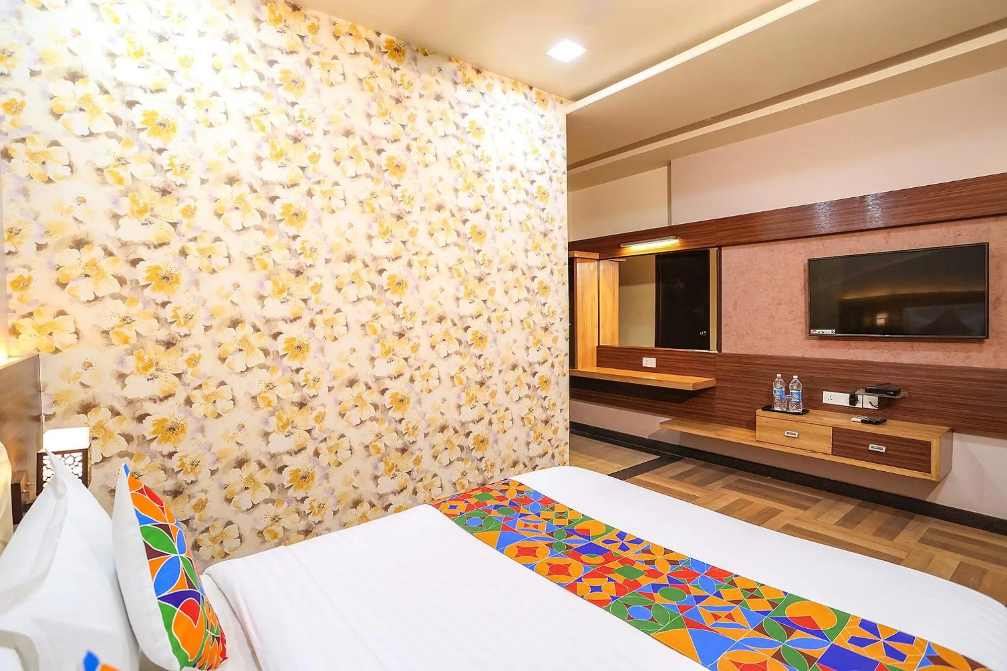 Bed in Royal GM Plaza