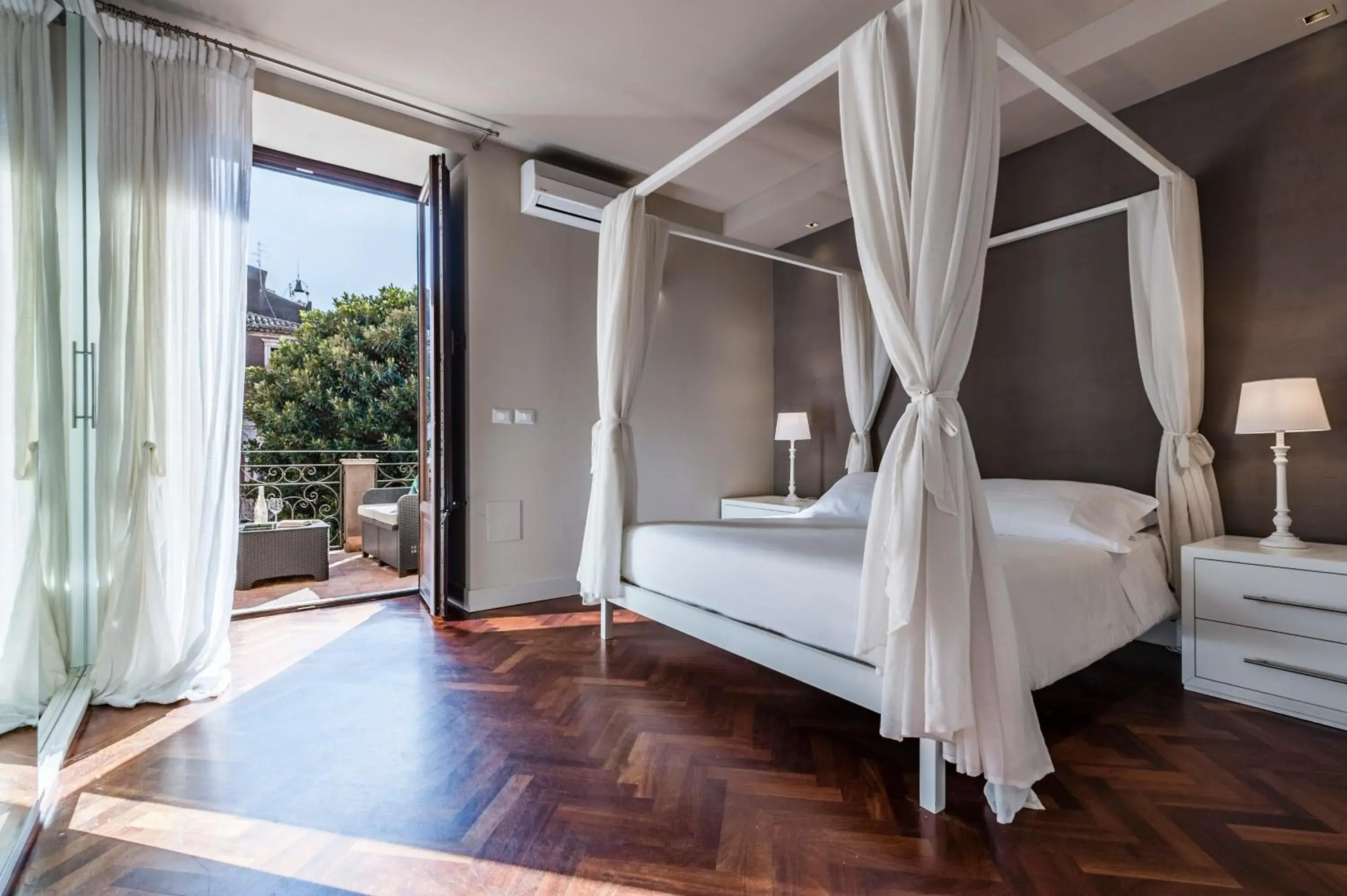 Bedroom, Bed in Ferrini Home - Via Monte Sant'Agata Bedroom, Bed in Ferrini Home - Via Monte Sant'Agata