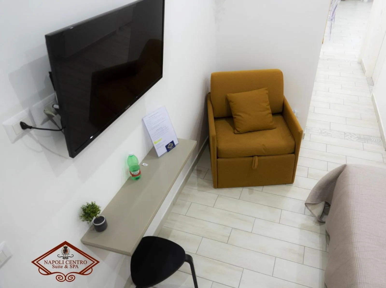 TV and multimedia in Napoli Centro Suite e Spa