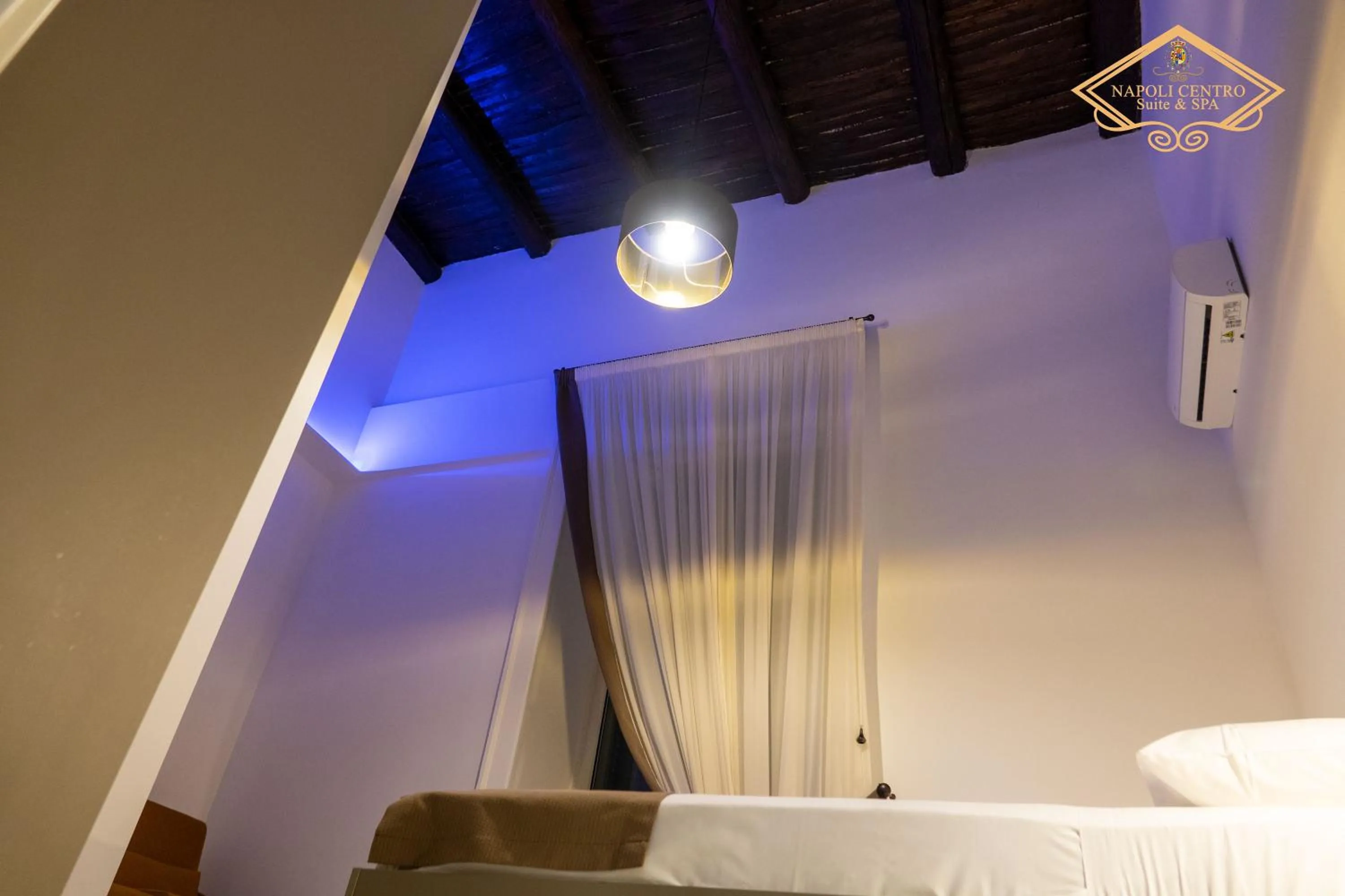 Bedroom, Bed in Napoli Centro Suite e Spa