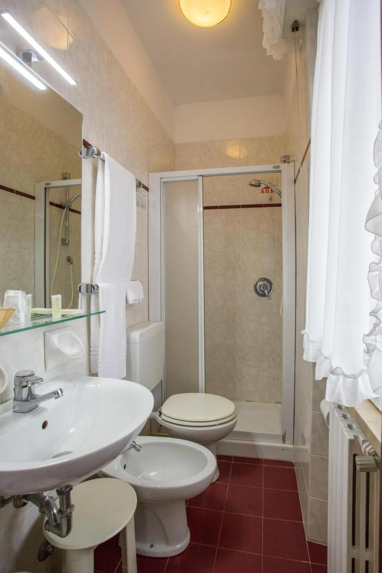 Bathroom in Hotel Benacus