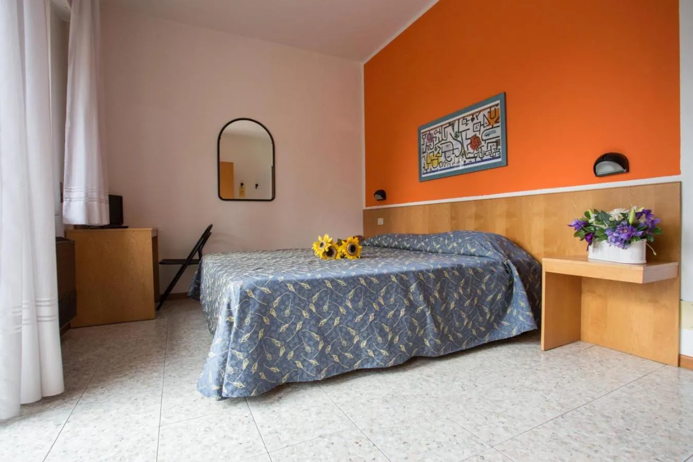 Bed in Hotel Benacus