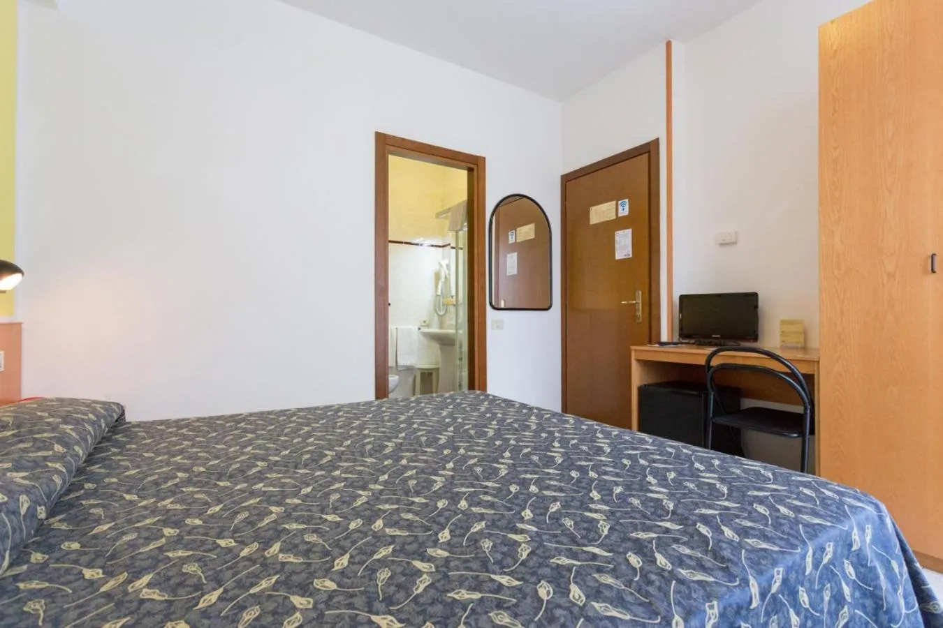 Bed in Hotel Benacus