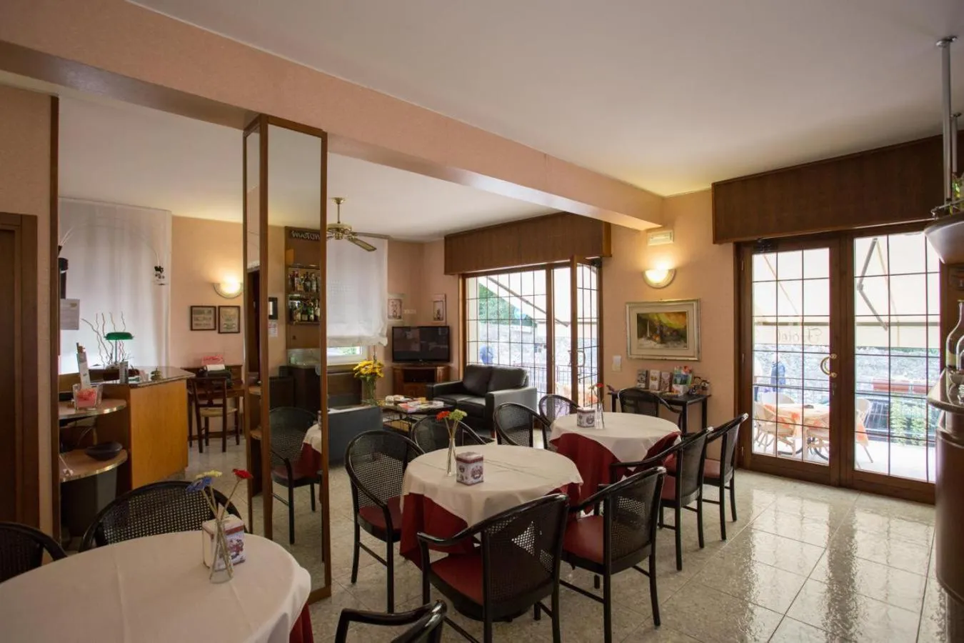 Lounge or bar in Hotel Benacus