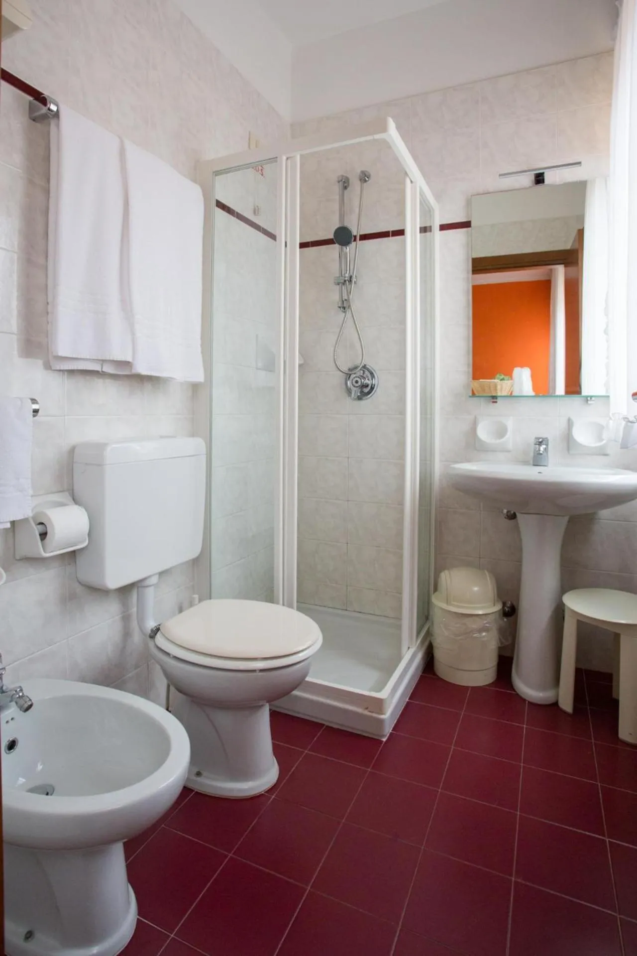 Bathroom in Hotel Benacus