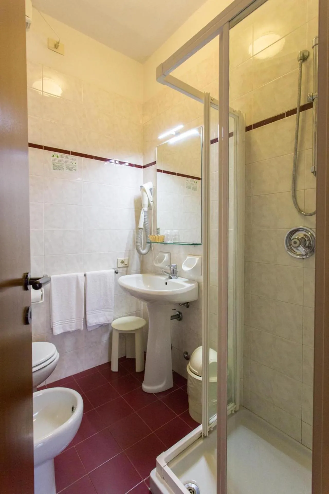 Bathroom in Hotel Benacus