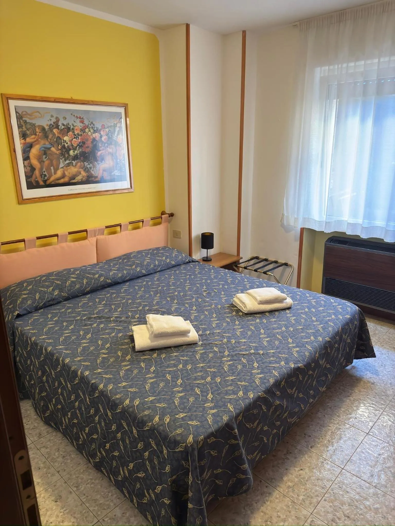 Bed in Hotel Benacus