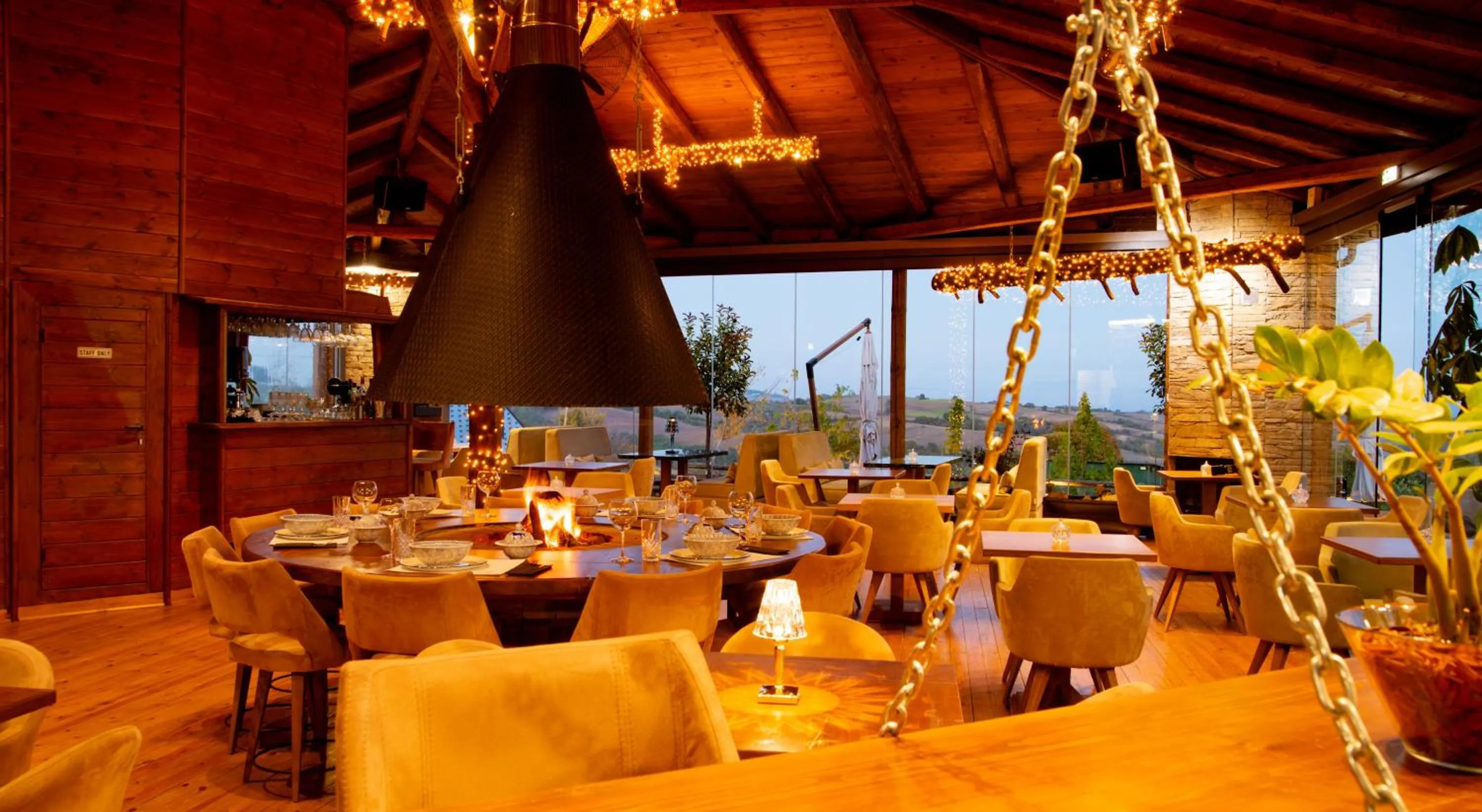 Restaurant/places to eat in 3 Hills Boutique - The Ranch Experience