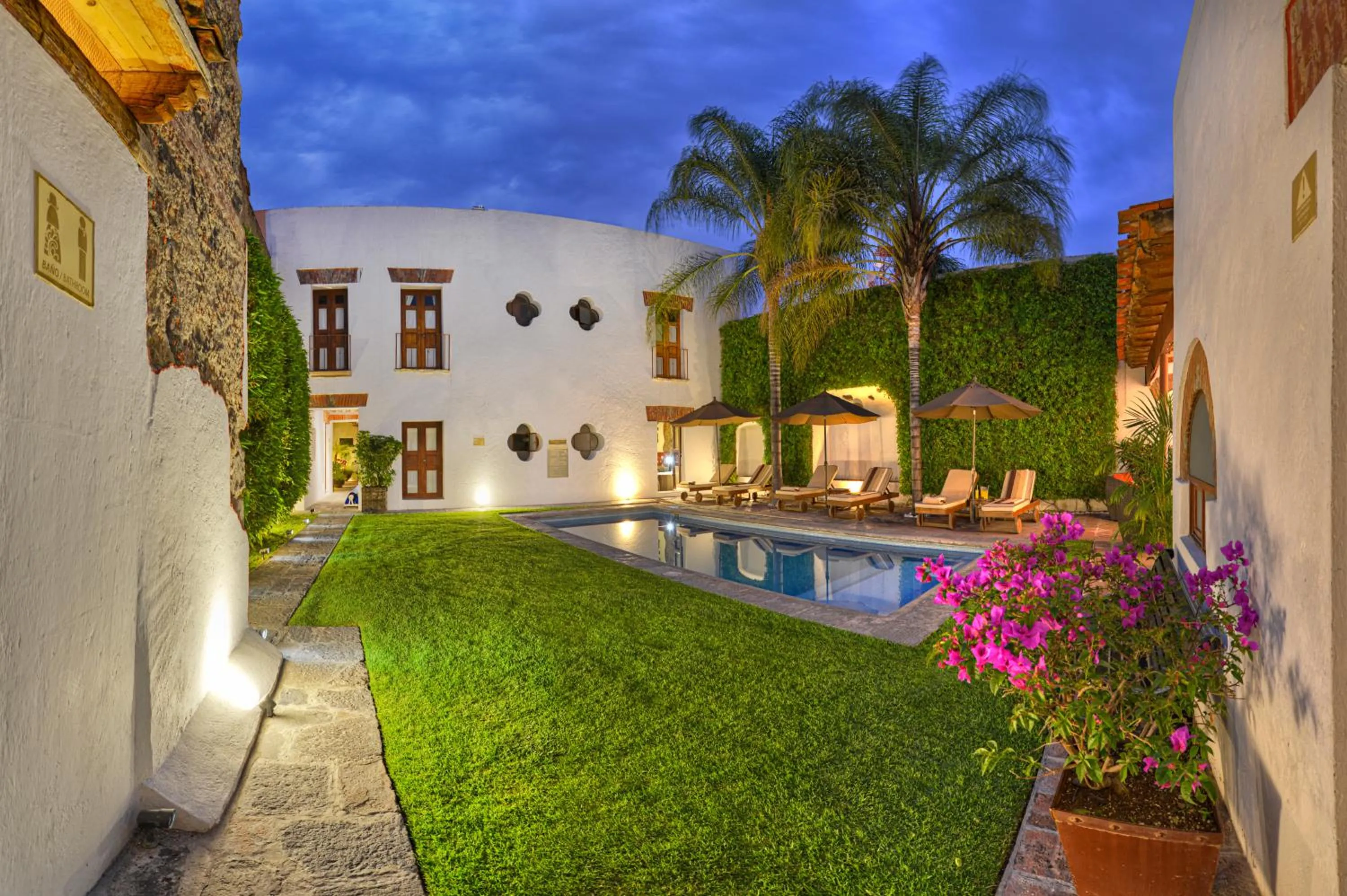 Swimming pool in Alqueria de Carrion Hotel Boutique