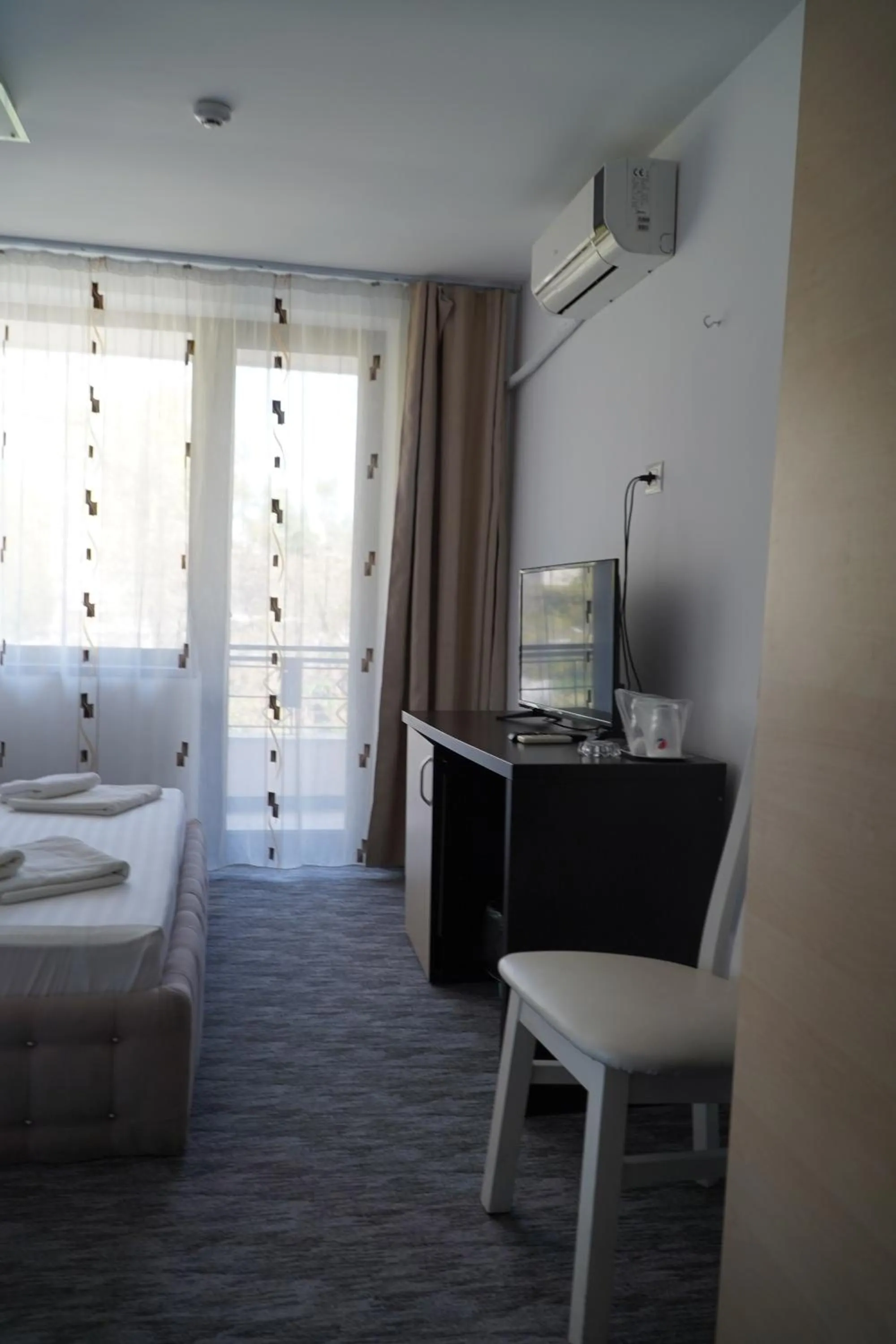 Photo of the whole room, Bed in Hotel & MedSpa Siret