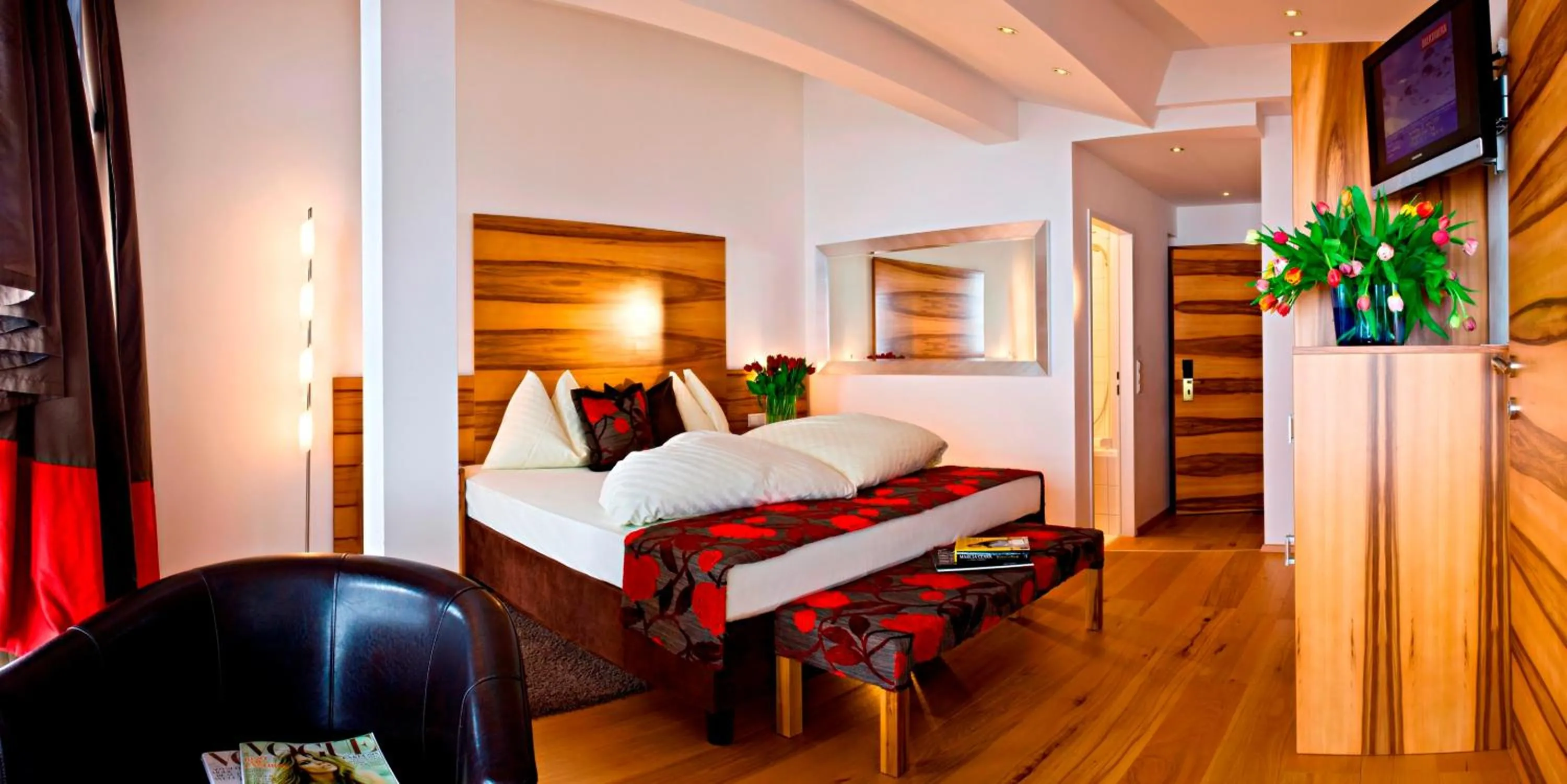 Photo of the whole room, Bed in Sporthotel Snowwhite