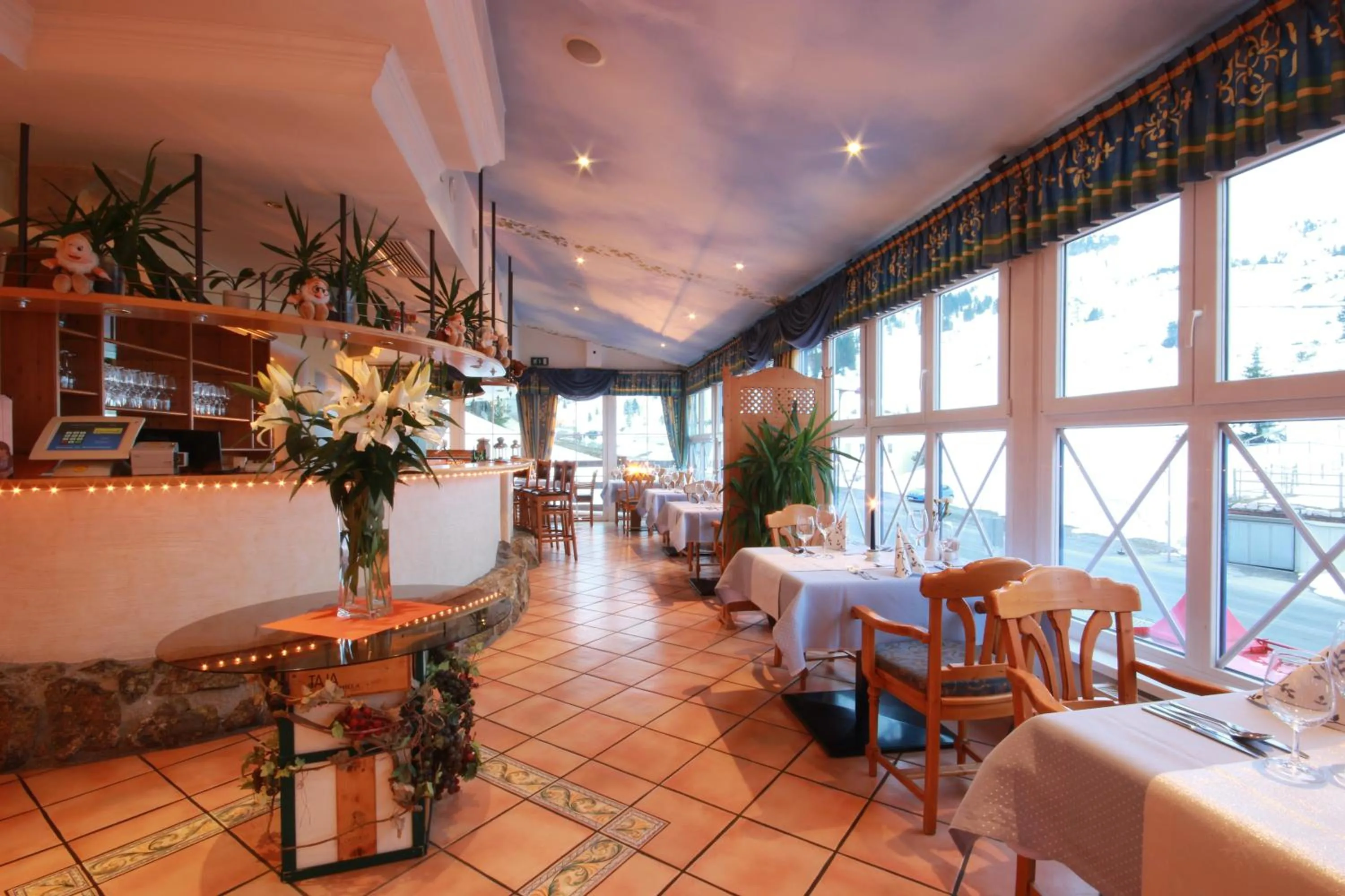 Restaurant/places to eat in Sporthotel Snowwhite