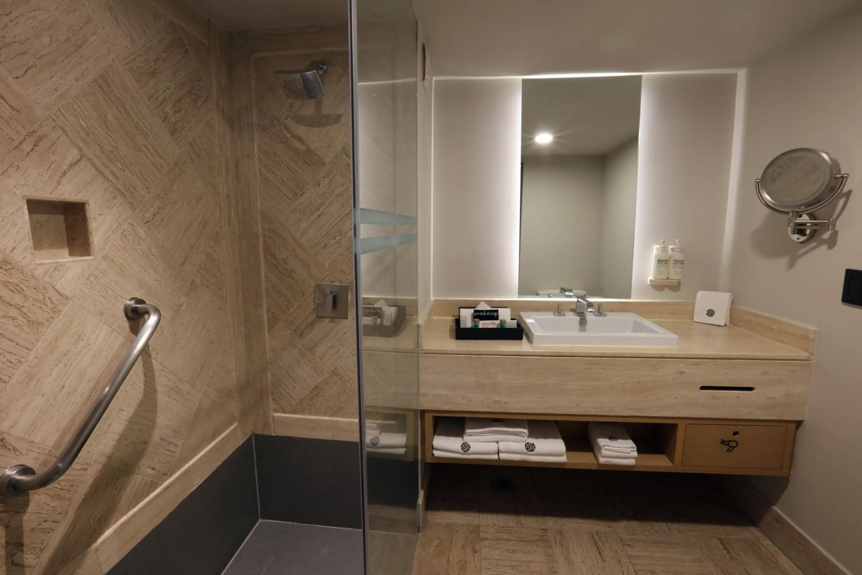 Bathroom in Galeria Plaza Reforma