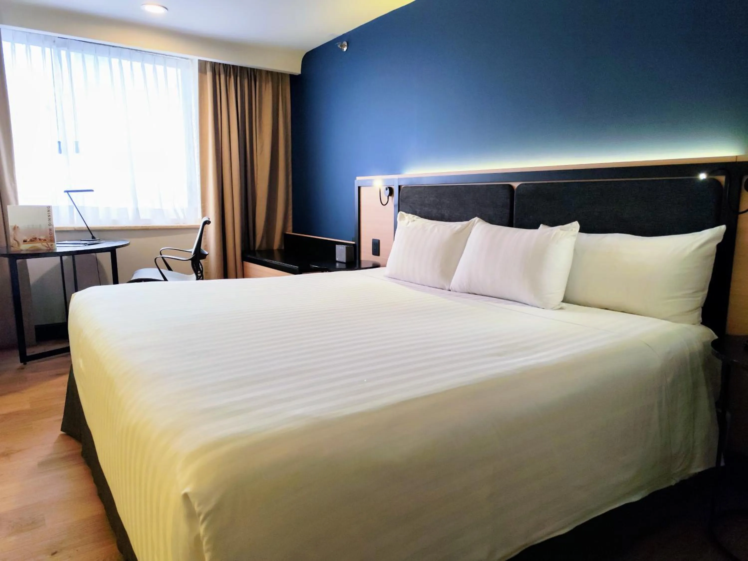 Bedroom, Bed in Galeria Plaza Reforma