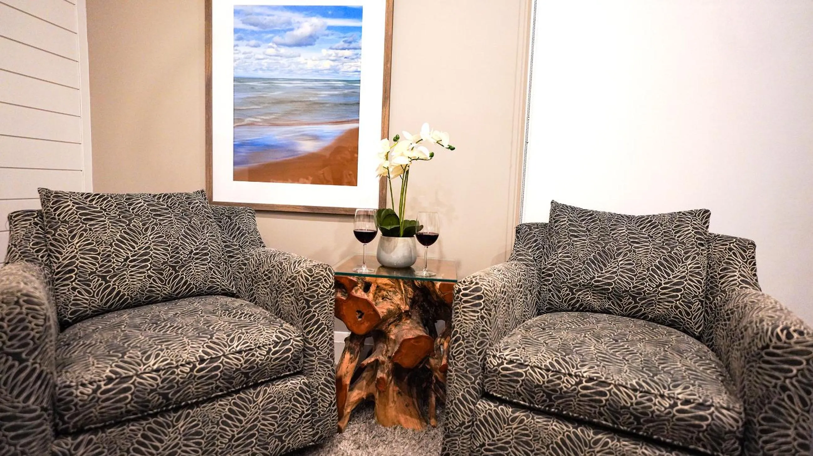 Colonial Hotel & Suites