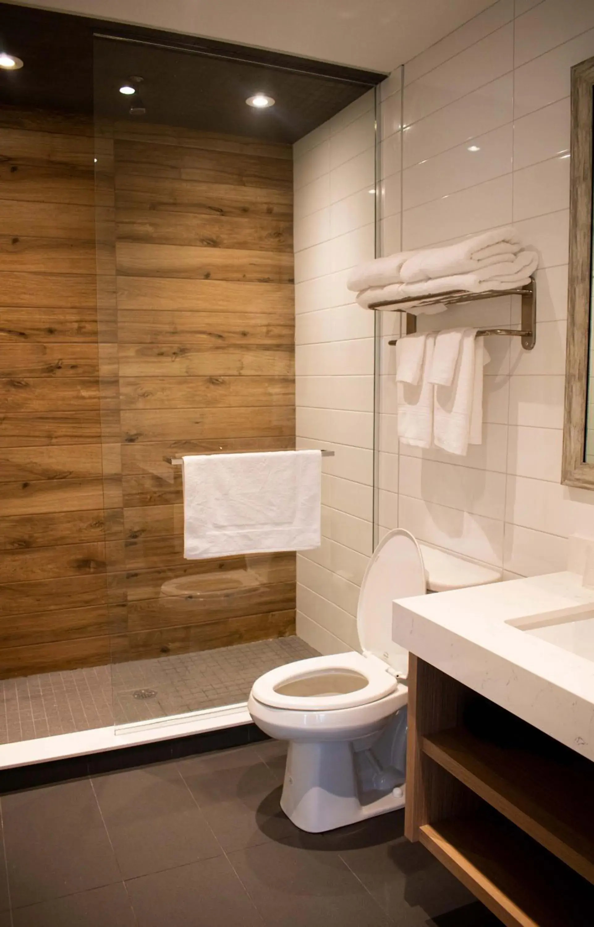 Colonial Hotel & Suites Colonial Hotel & Suites