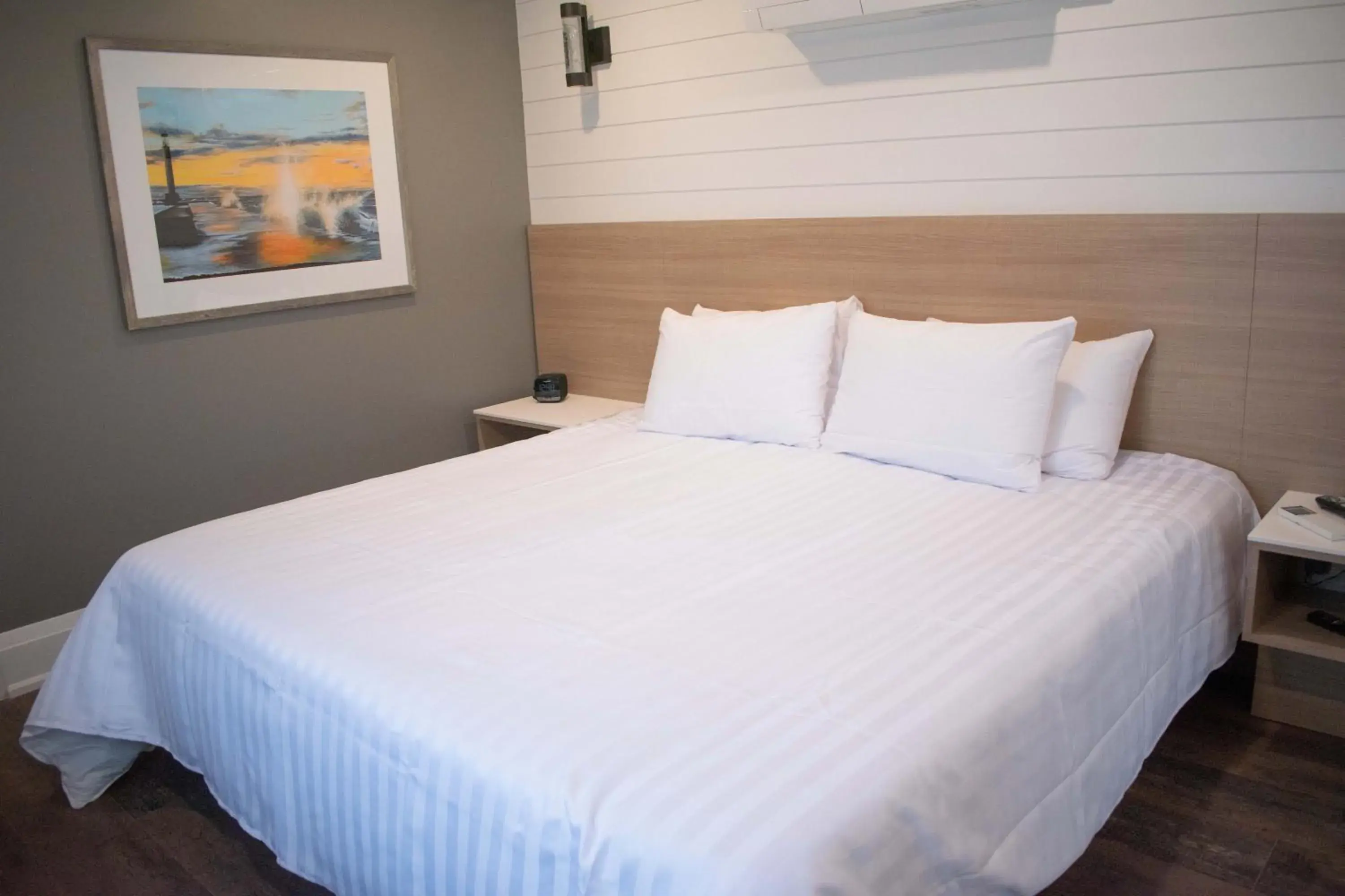 Superior King Suite in Colonial Hotel & Suites Superior King Suite in Colonial Hotel & Suites