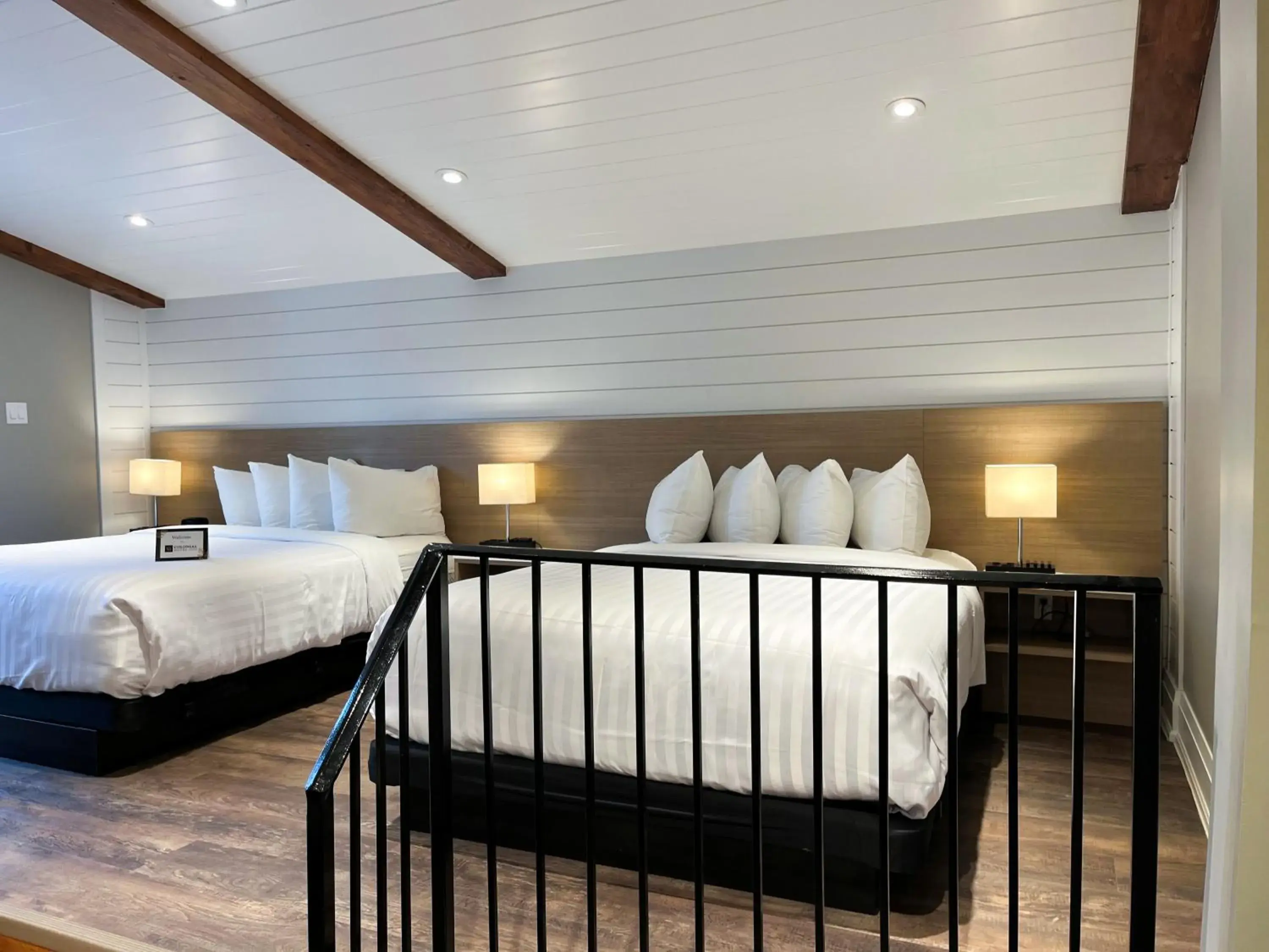 Deluxe Double Room with Balcony in Colonial Hotel & Suites Deluxe Double Room with Balcony in Colonial Hotel & Suites