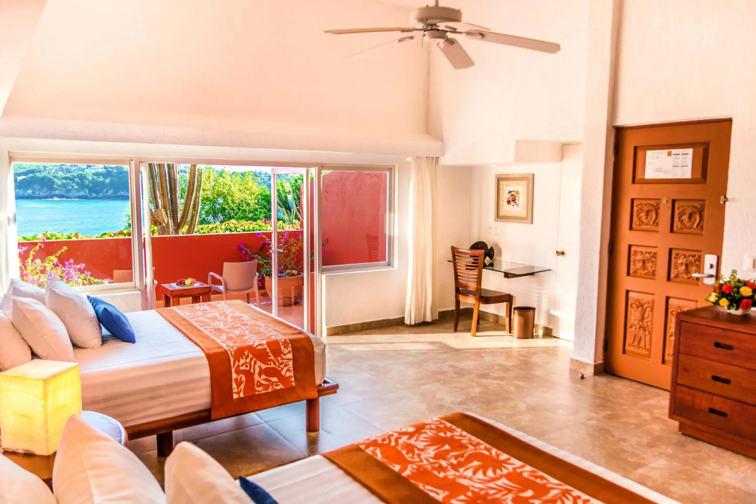 Bedroom in Las Brisas Huatulco-All Inclusive Bedroom in Las Brisas Huatulco-All Inclusive