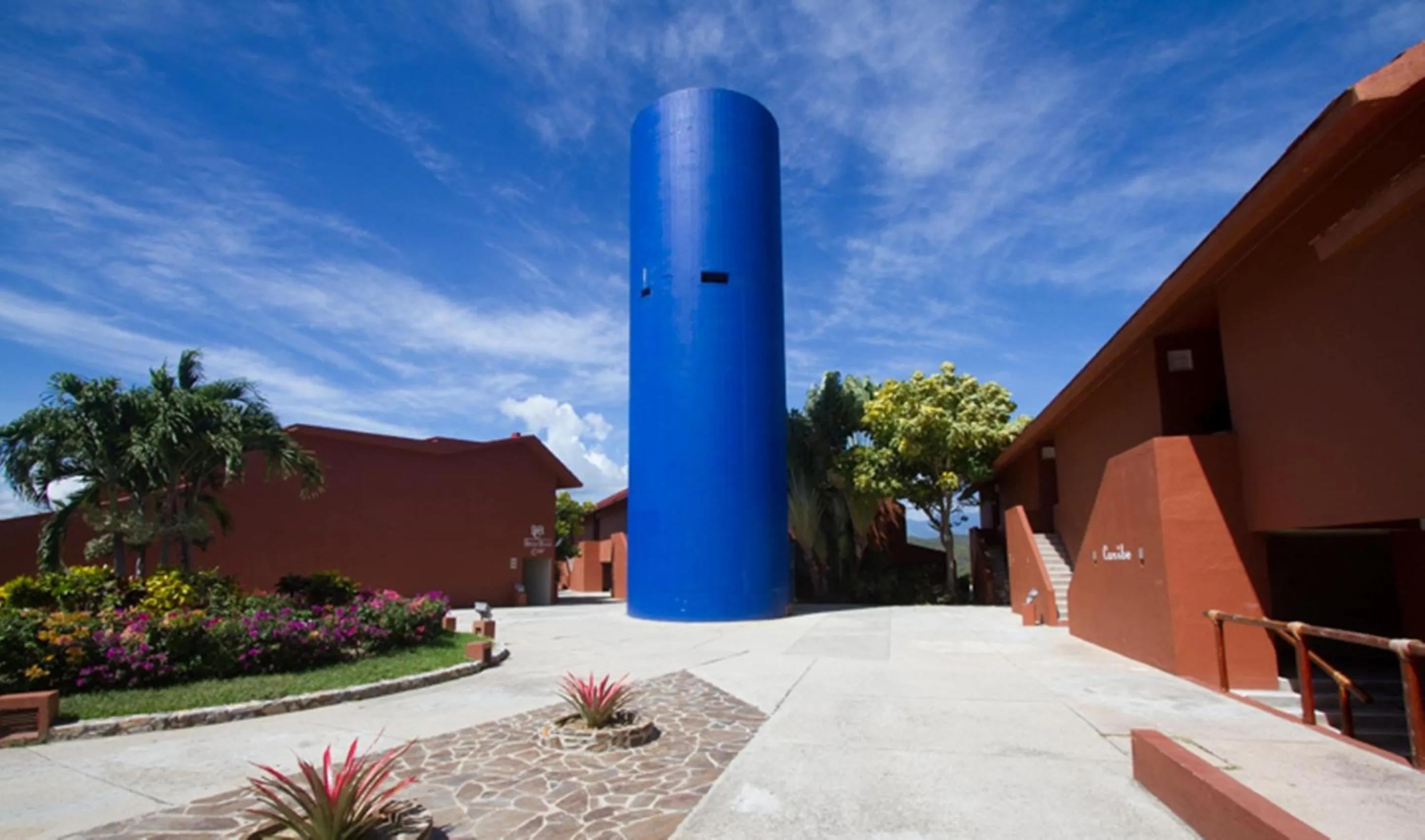 Facade/entrance in Las Brisas Huatulco-All Inclusive