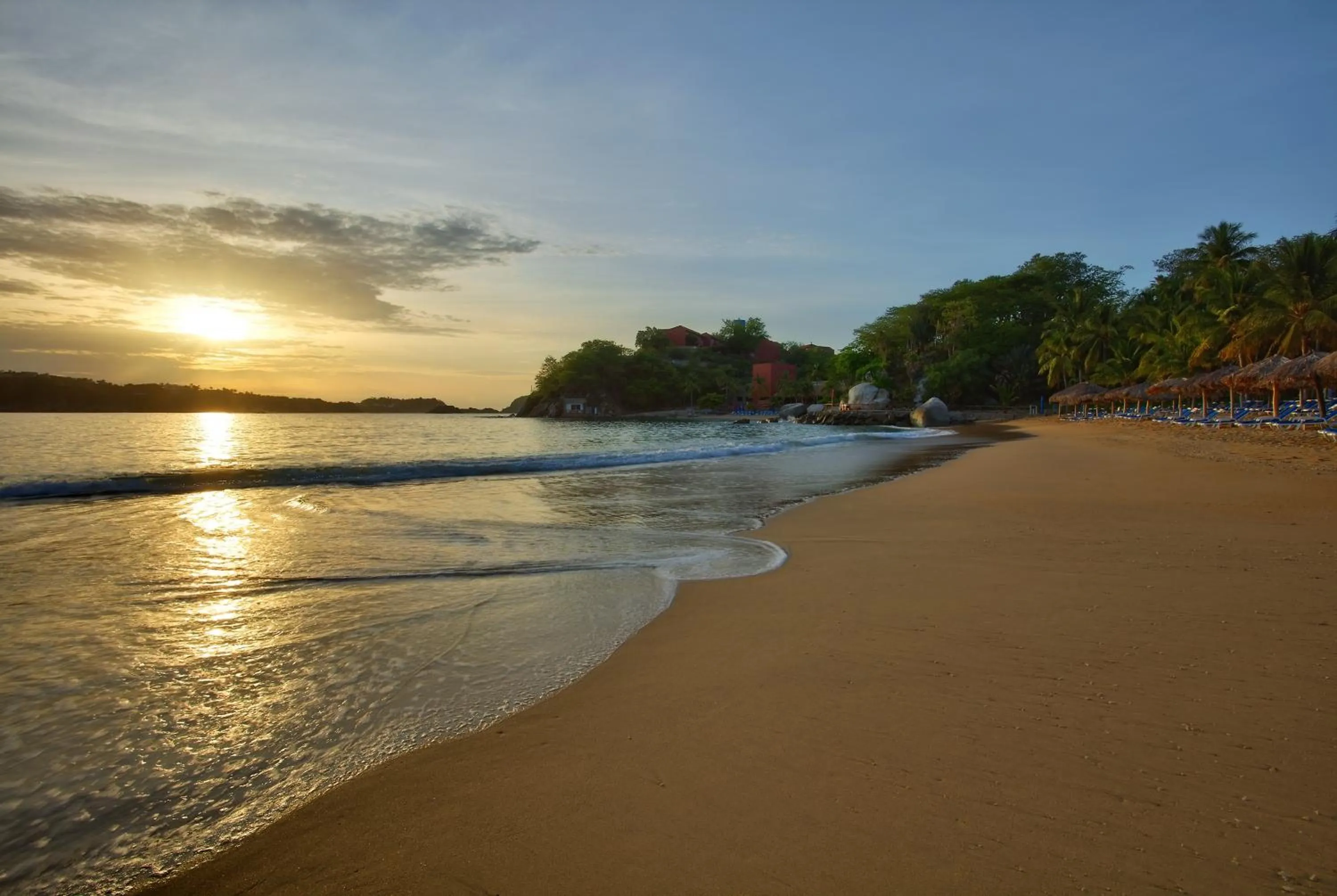 Beach in Las Brisas Huatulco-All Inclusive