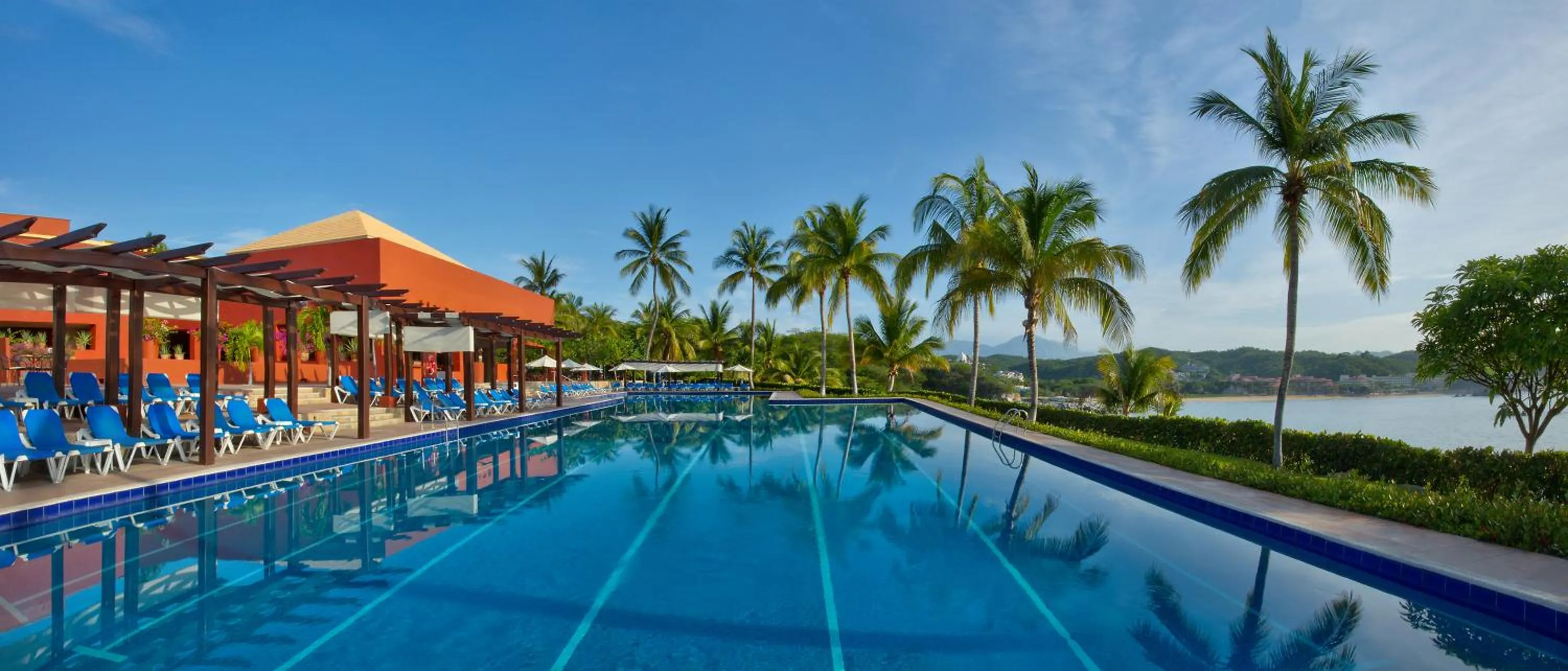 Pool view in Las Brisas Huatulco-All Inclusive