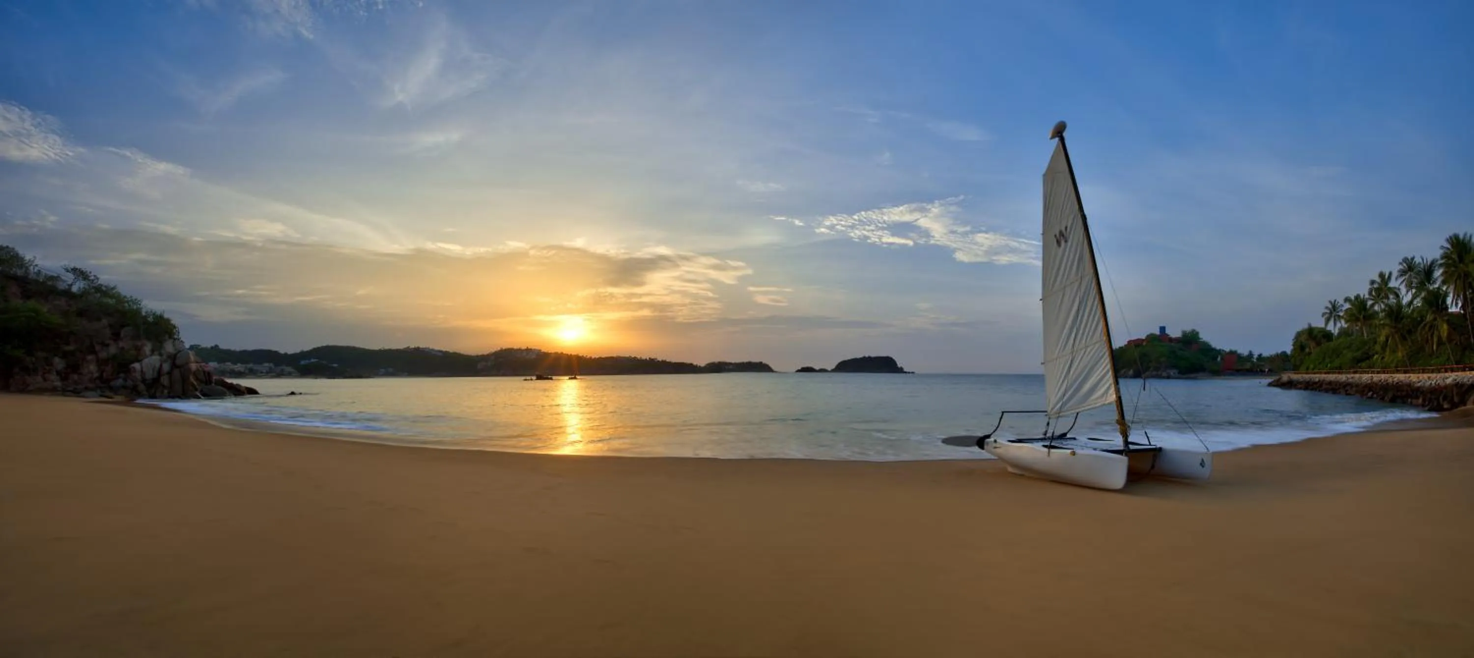Beach in Las Brisas Huatulco-All Inclusive