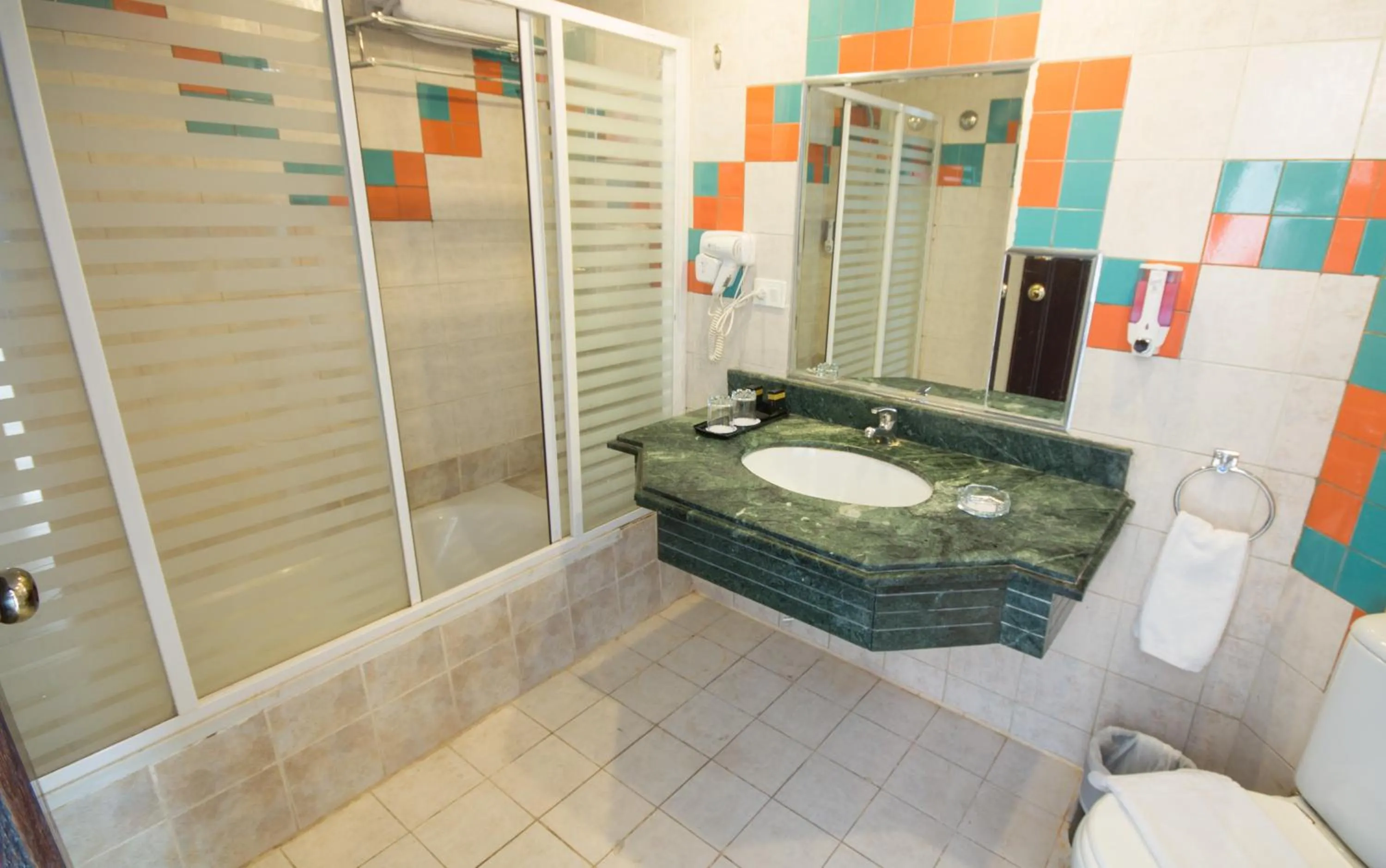Shower in Sharming Inn Hotels - Couples and Families Only